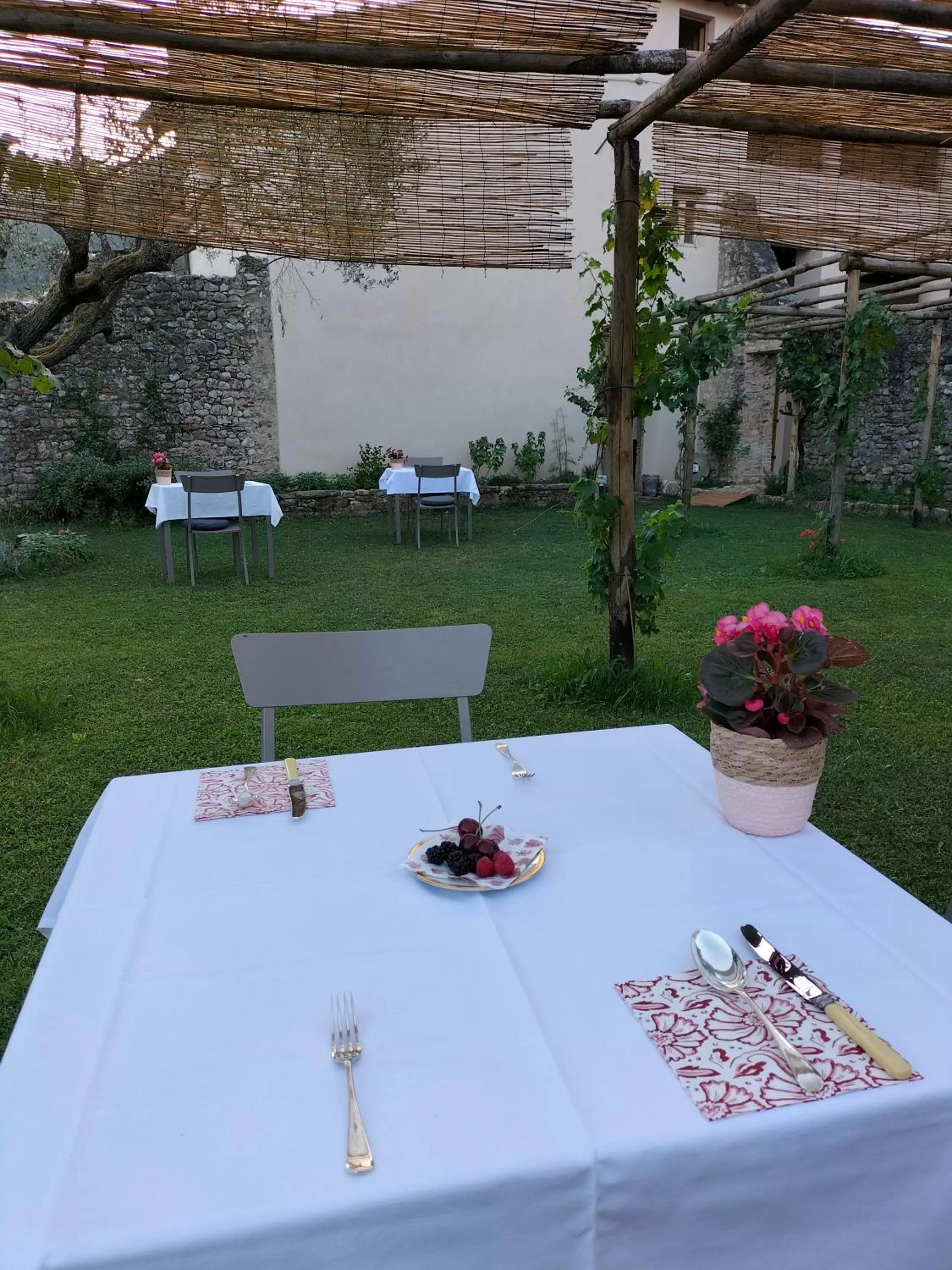 Garden view in Badia Giulia Prestigious Historical B&B, Camaiore - Adults Only - No Pets
