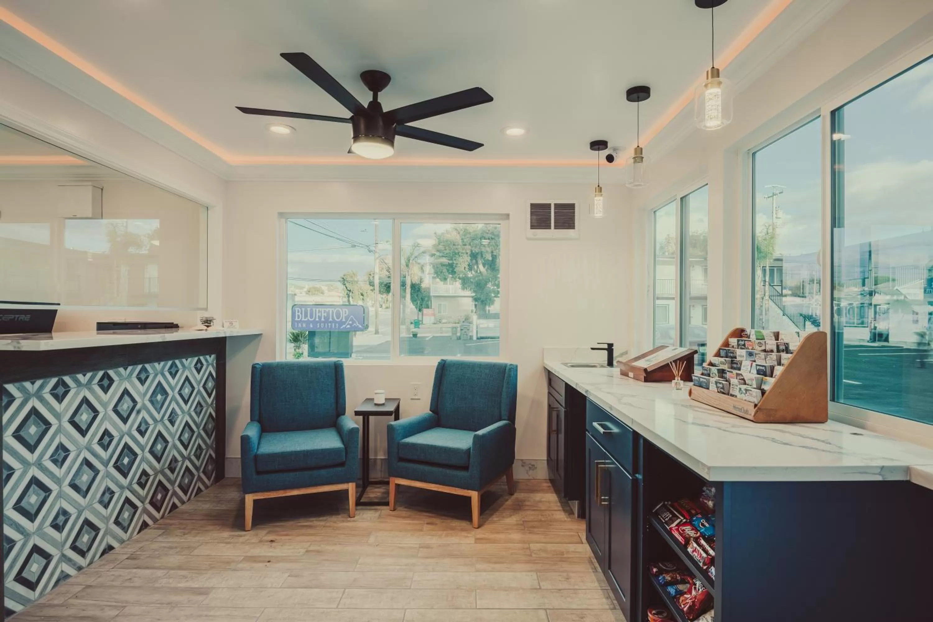 Lobby or reception in Blufftop Inn & Suites - Wharf/Restaurant District