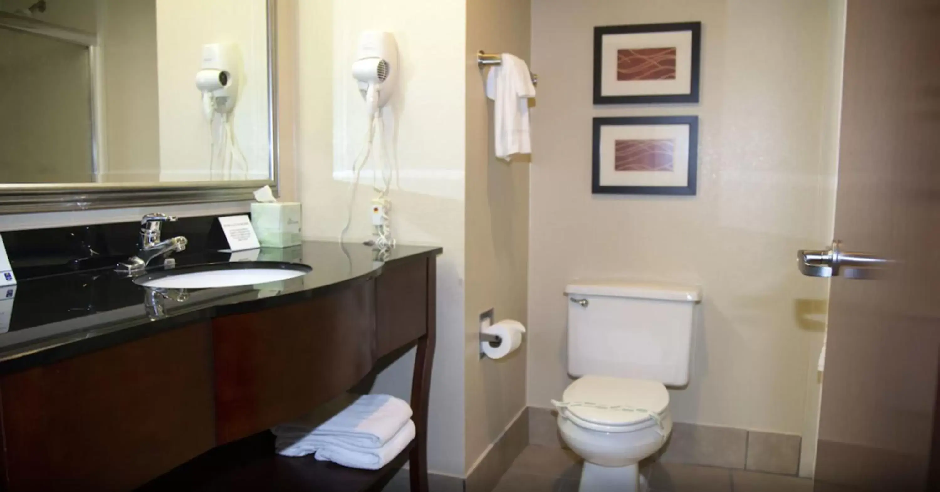 King Room with Roll-In Shower - Accessible/Non-Smoking in Comfort Inn & Suites Ardmore King Room with Roll-In Shower - Accessible/Non-Smoking in Comfort Inn & Suites Ardmore