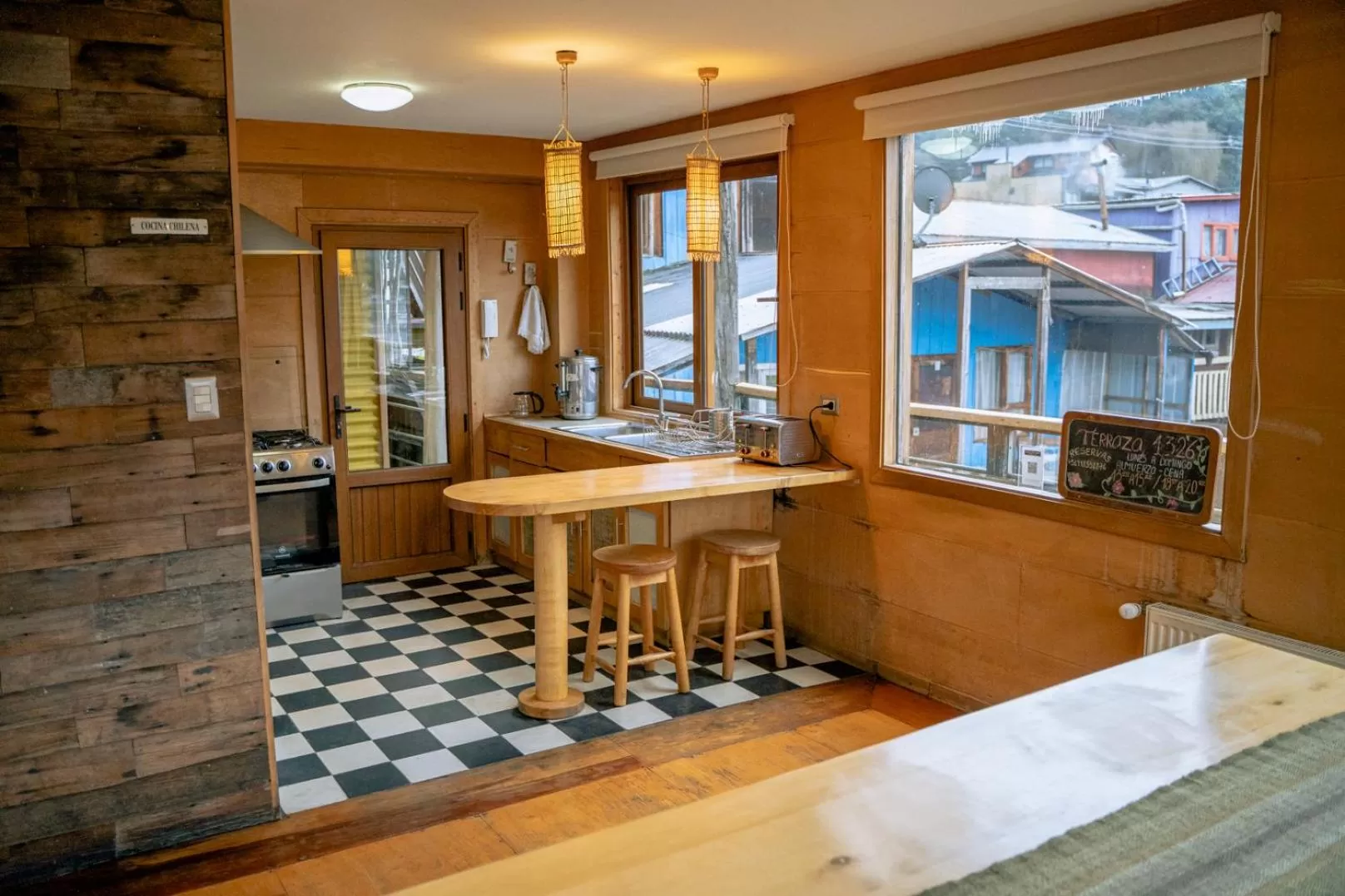 Kitchen or kitchenette in Palafito 1326 Hotel Boutique Chiloé