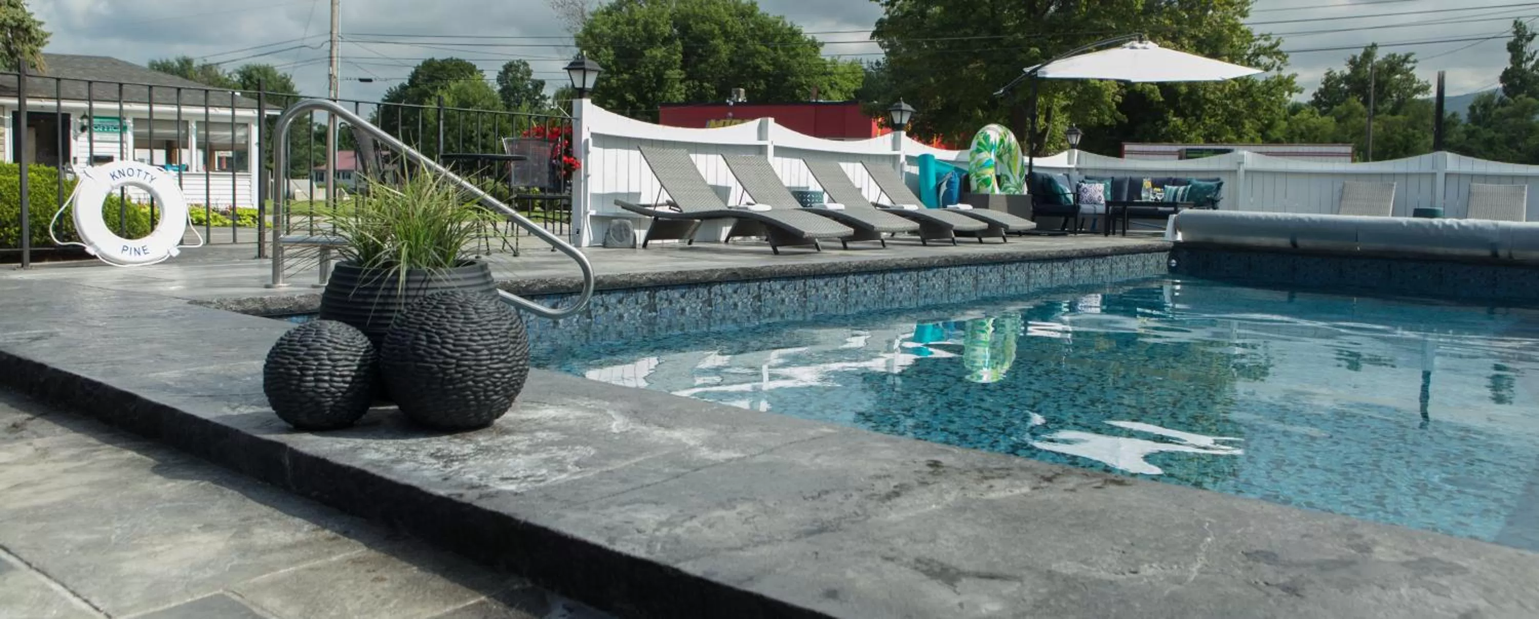 Swimming pool in Knotty Pine Motel