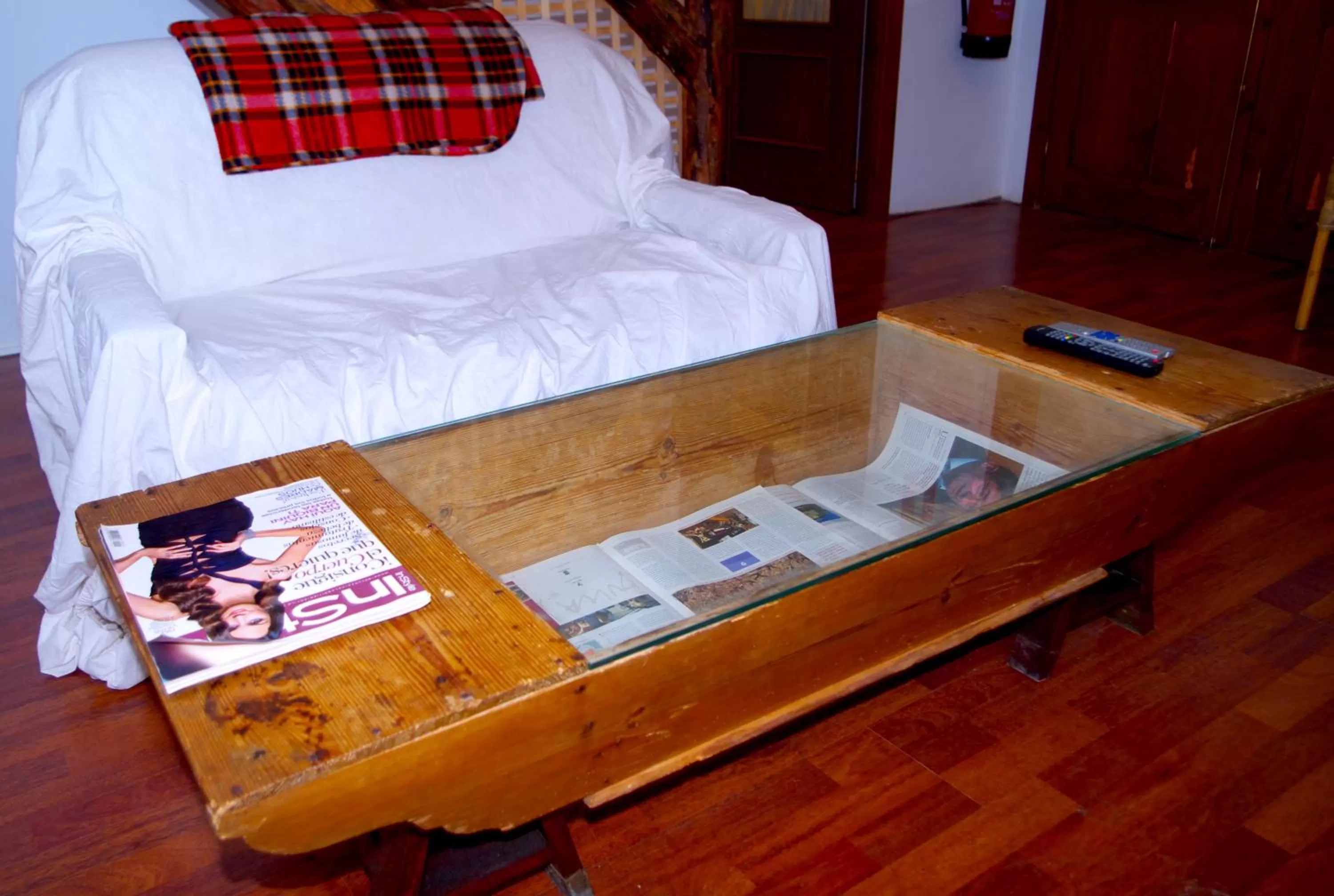 Living room, Bed in Olmitos 3 Hotel boutique, Casa-Palacio