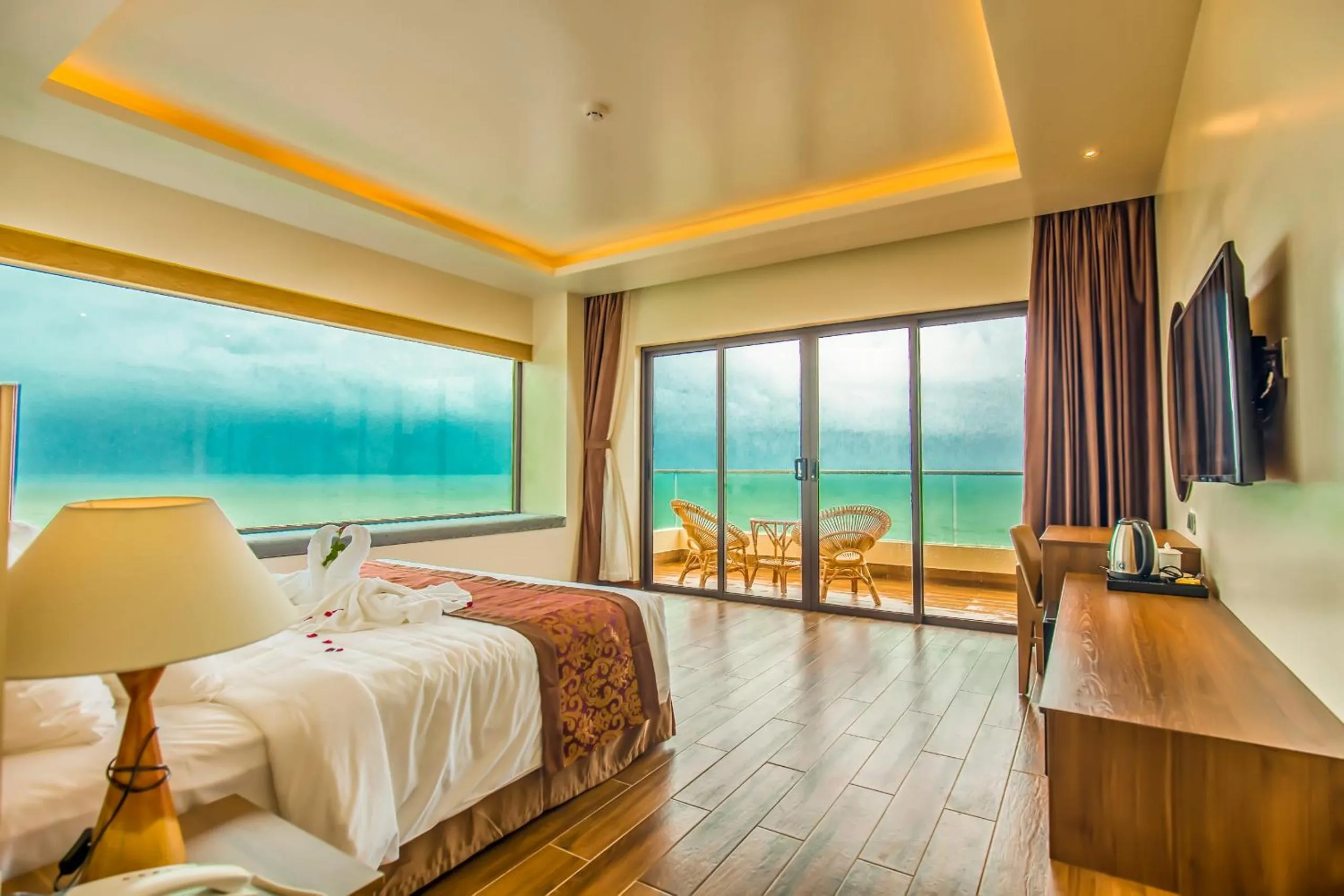 Bed in Coral Bay Resort