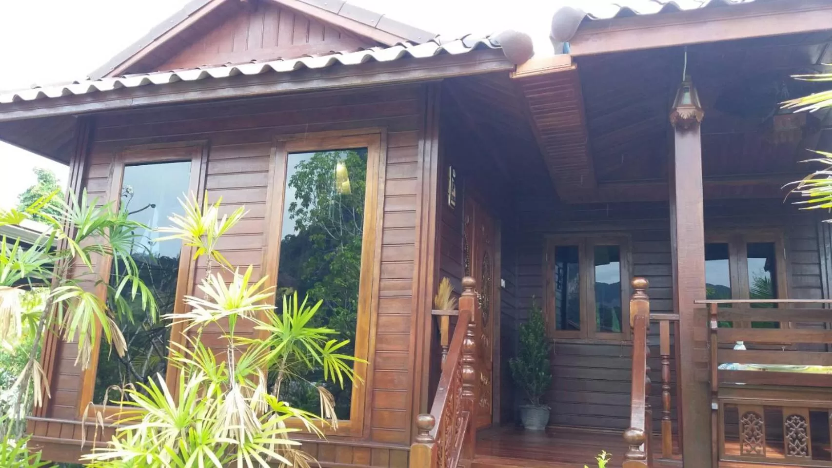 Patio in Baannai Lake View Resort
