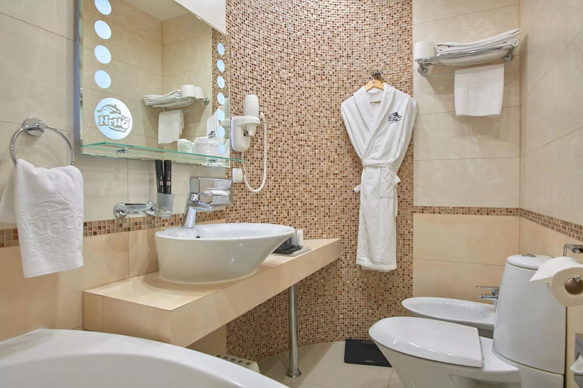 Bathroom in Hotel & Spa NEMO with dolphins