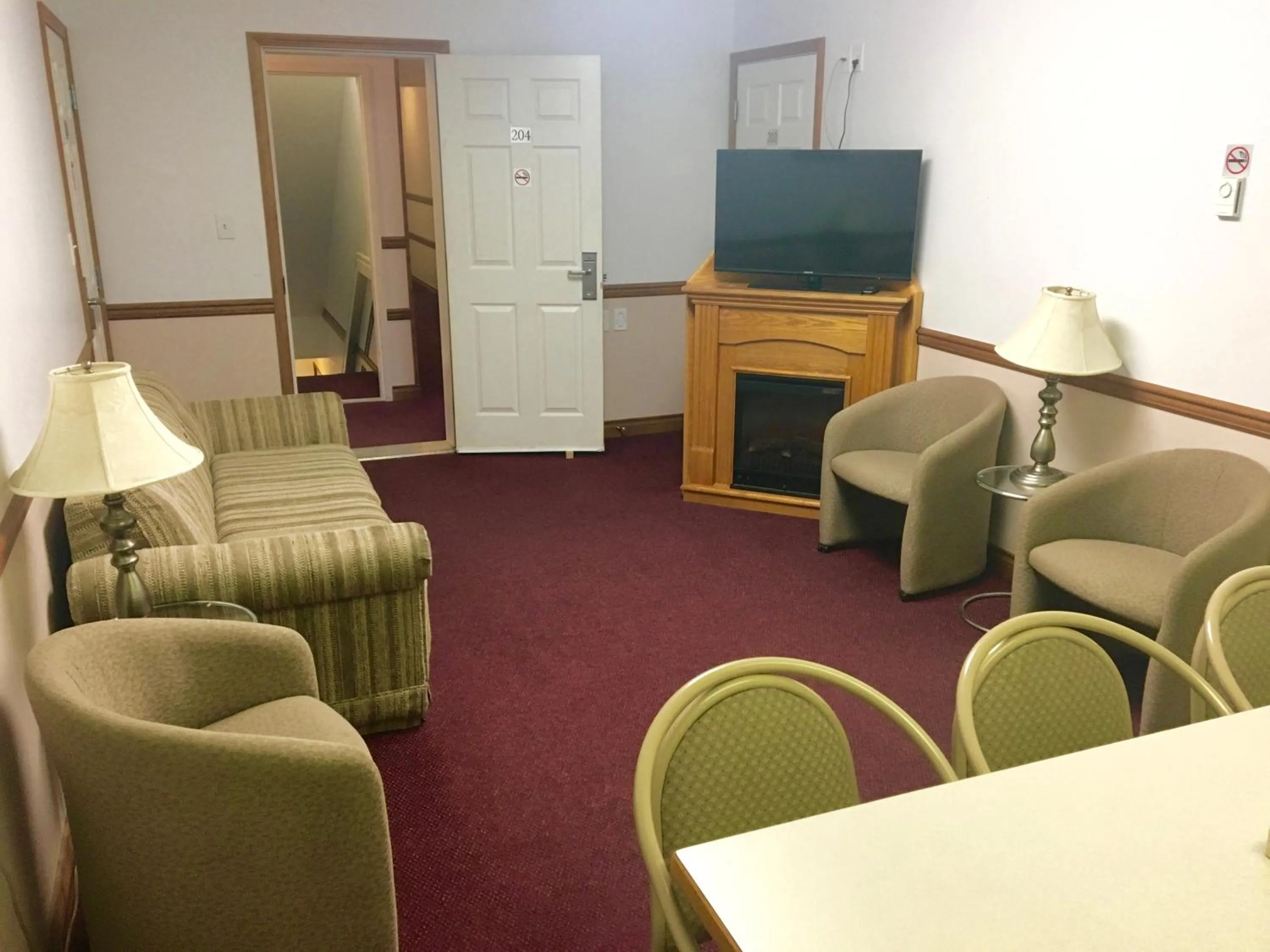 Seating area in Peaks Lodge