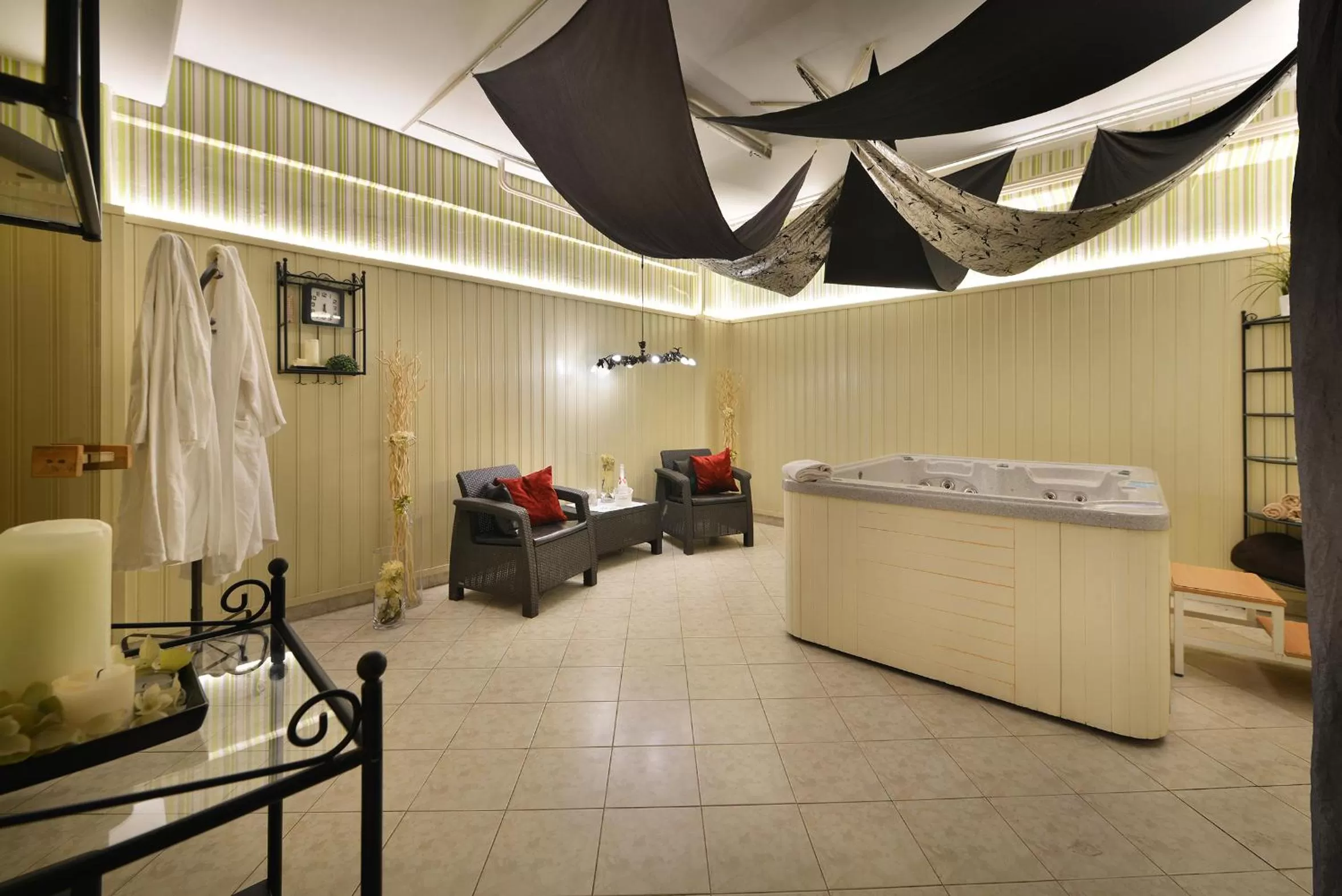 Hot Tub in Parkhotel Morris Novy Bor