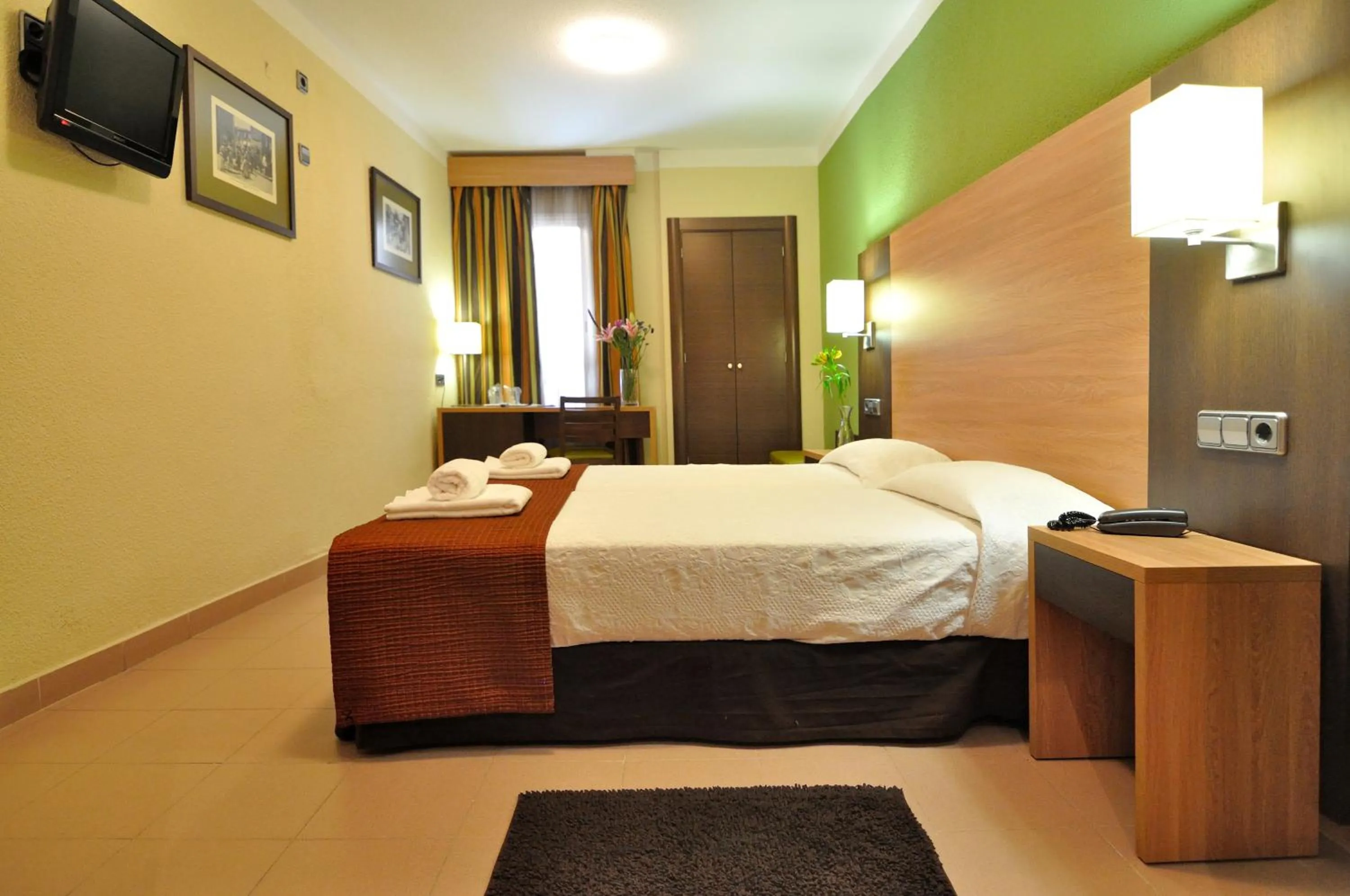 Bed in Hostal Ballesta