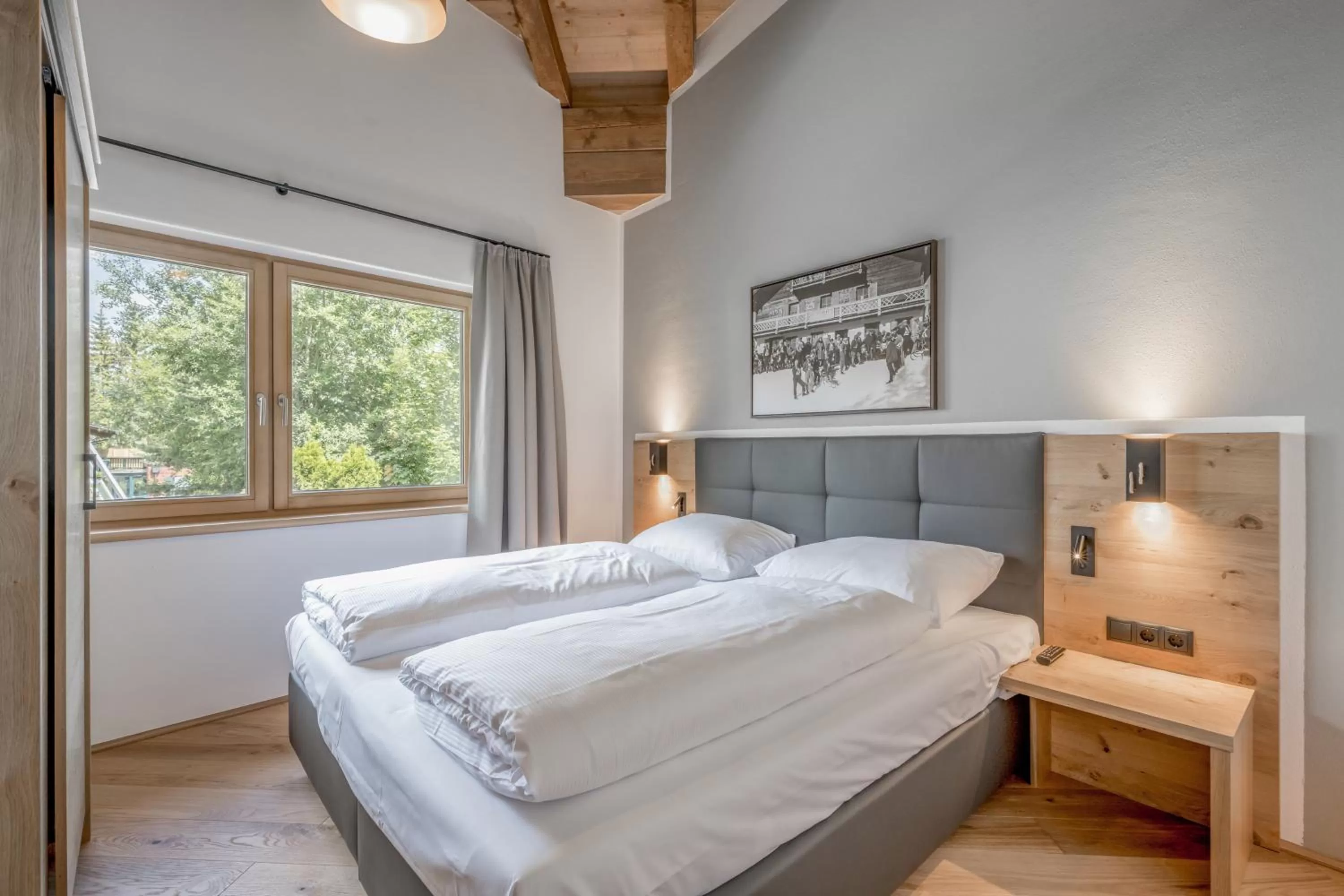 Bedroom, Bed in AlpenParks Chalet & Apartment Alpina Seefeld