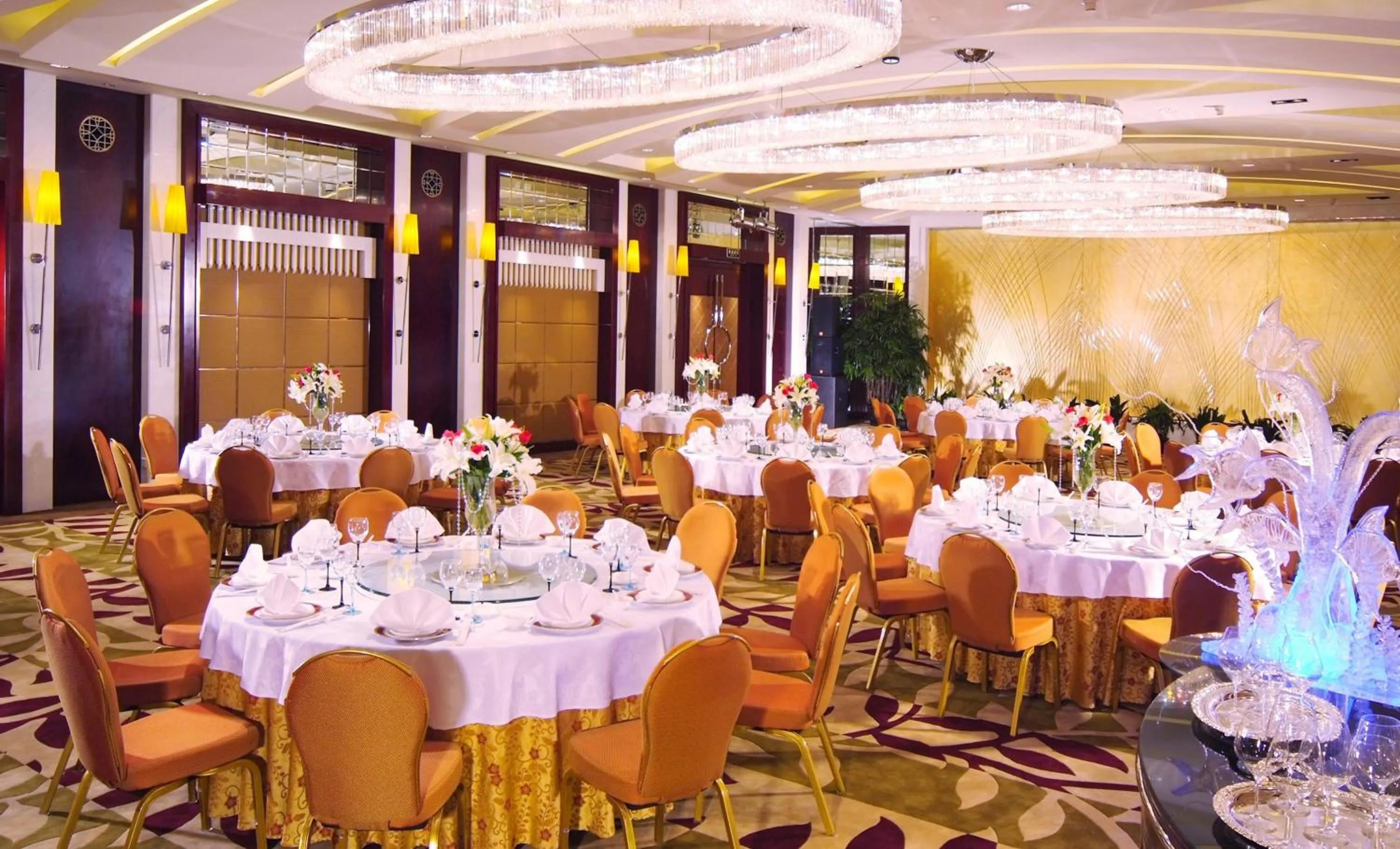 Banquet/Function facilities in Jinling Purple Mountain Hotel Shanghai（Shanghai Grand Trustel Purple Mountain Hotel）