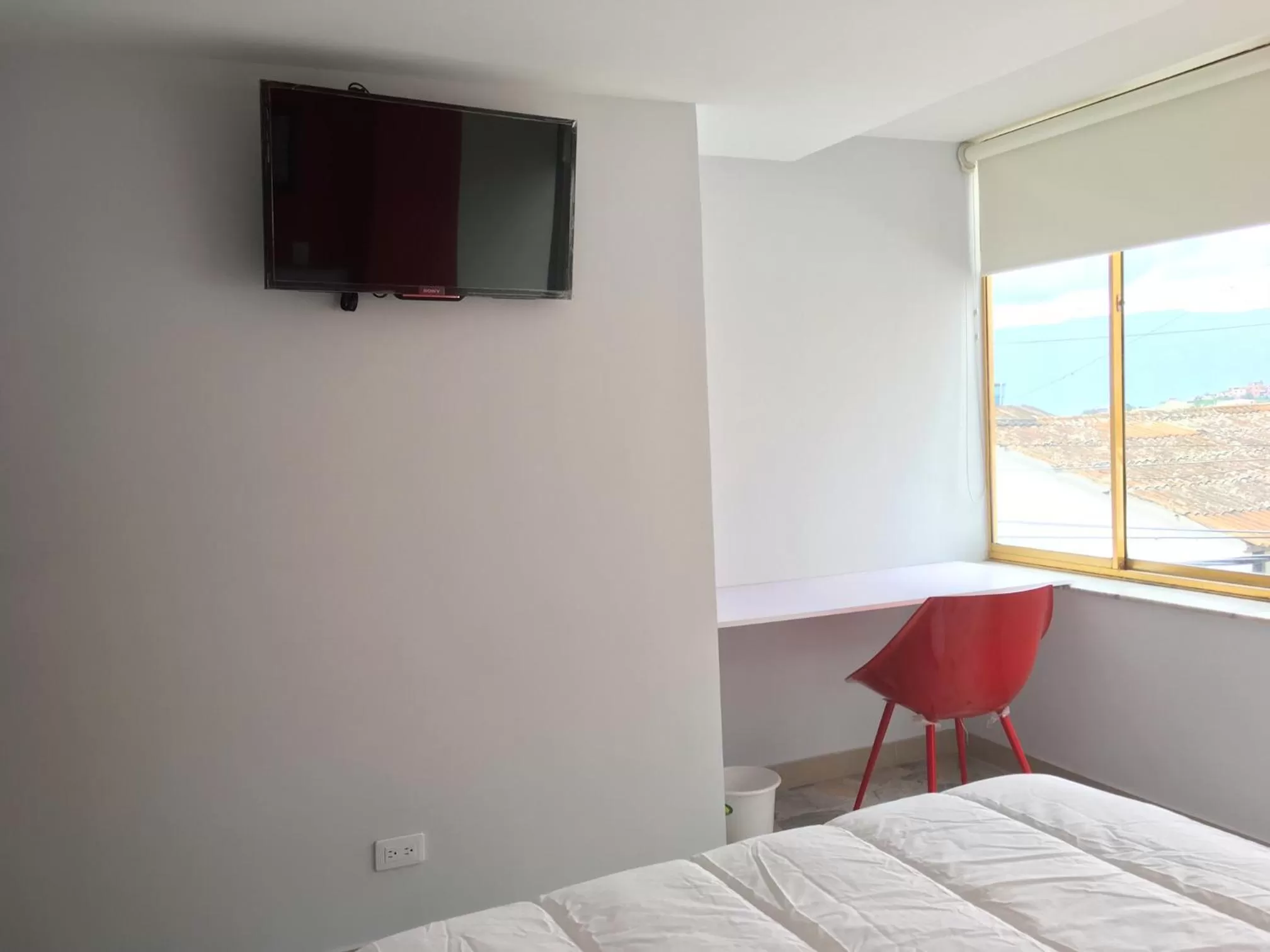 TV/Entertainment Center in Hotel Garden City Boutique