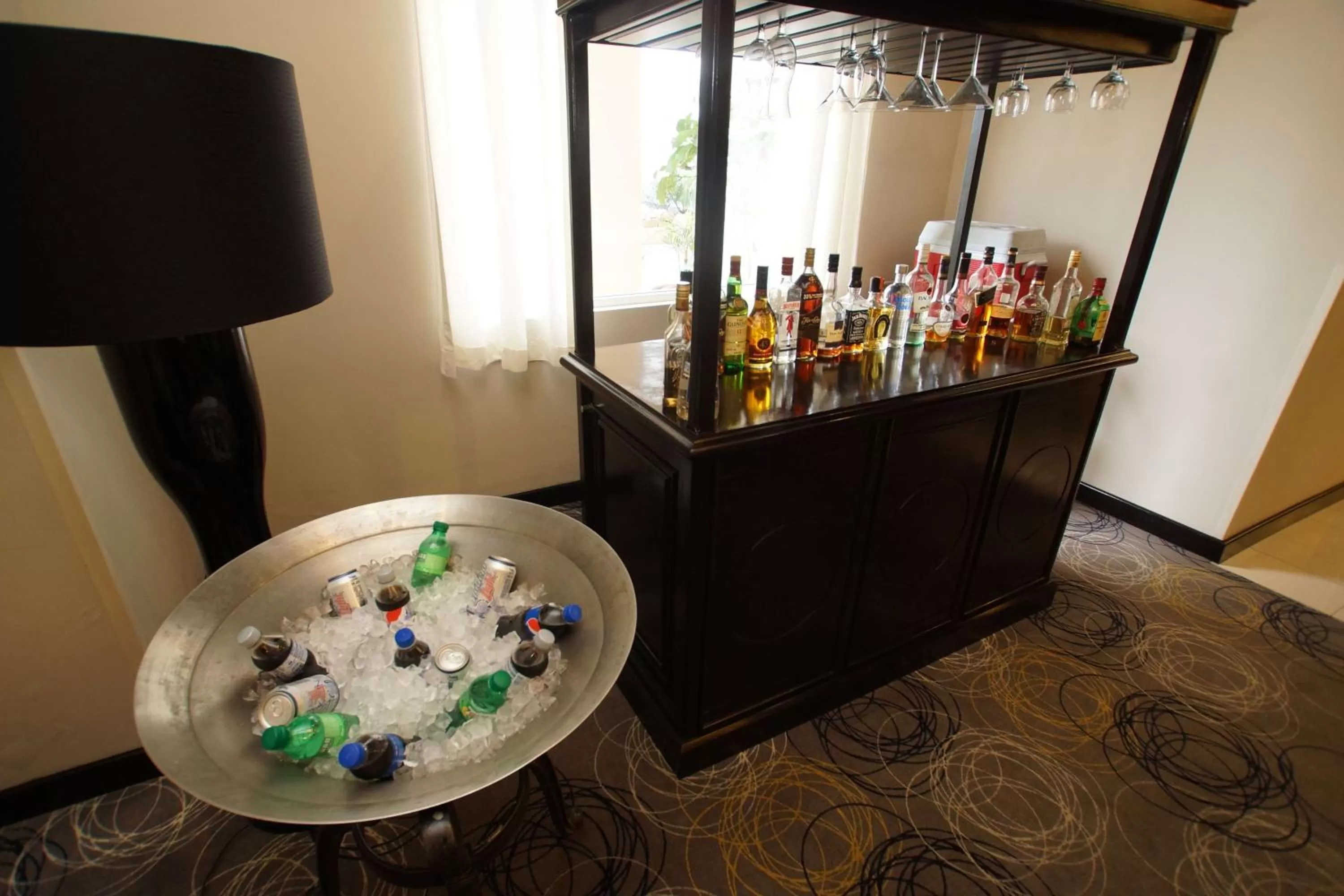 Lounge or bar in Hampton Inn Tampico Airport