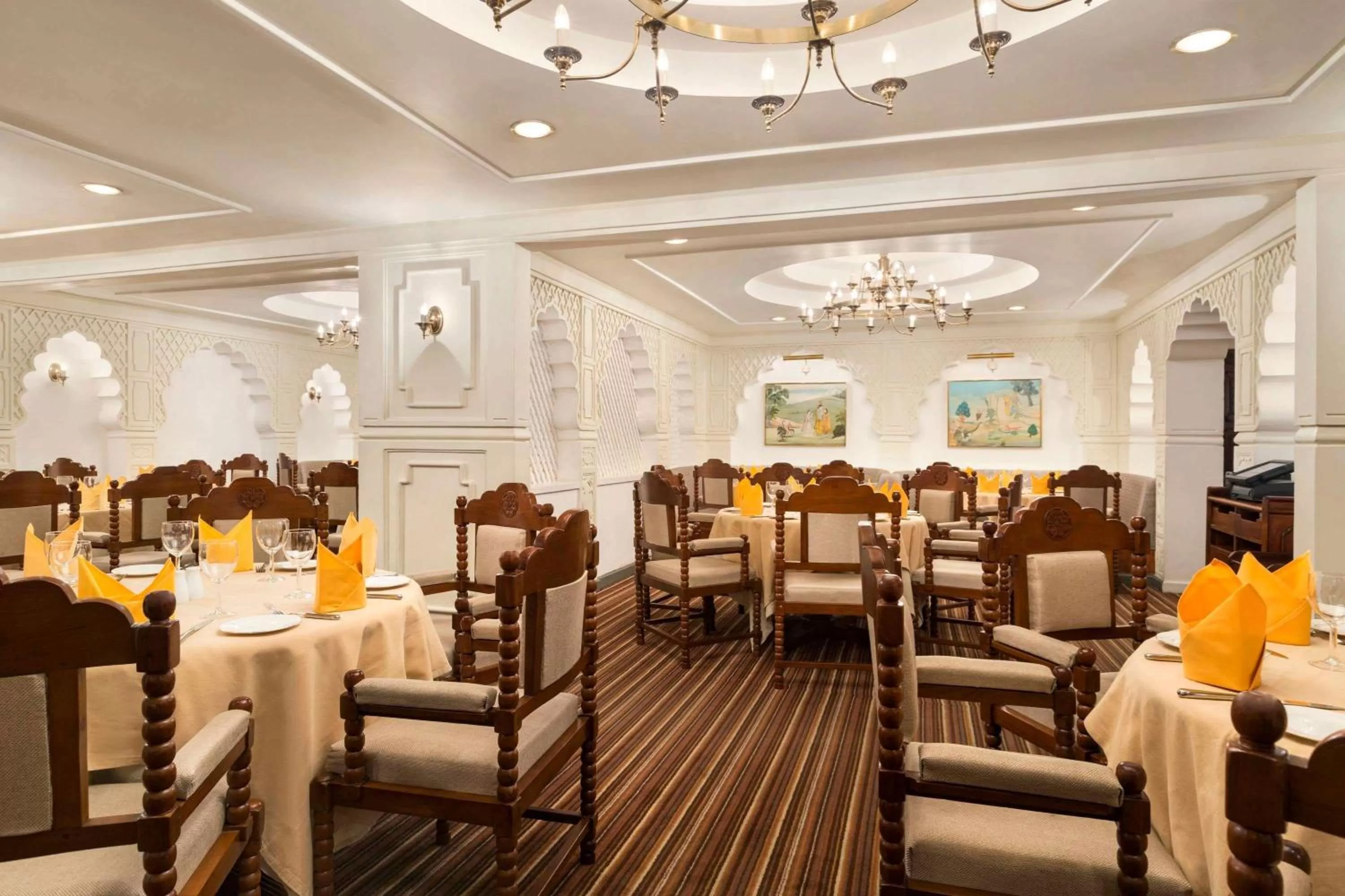 Restaurant/places to eat in Ramada Colombo