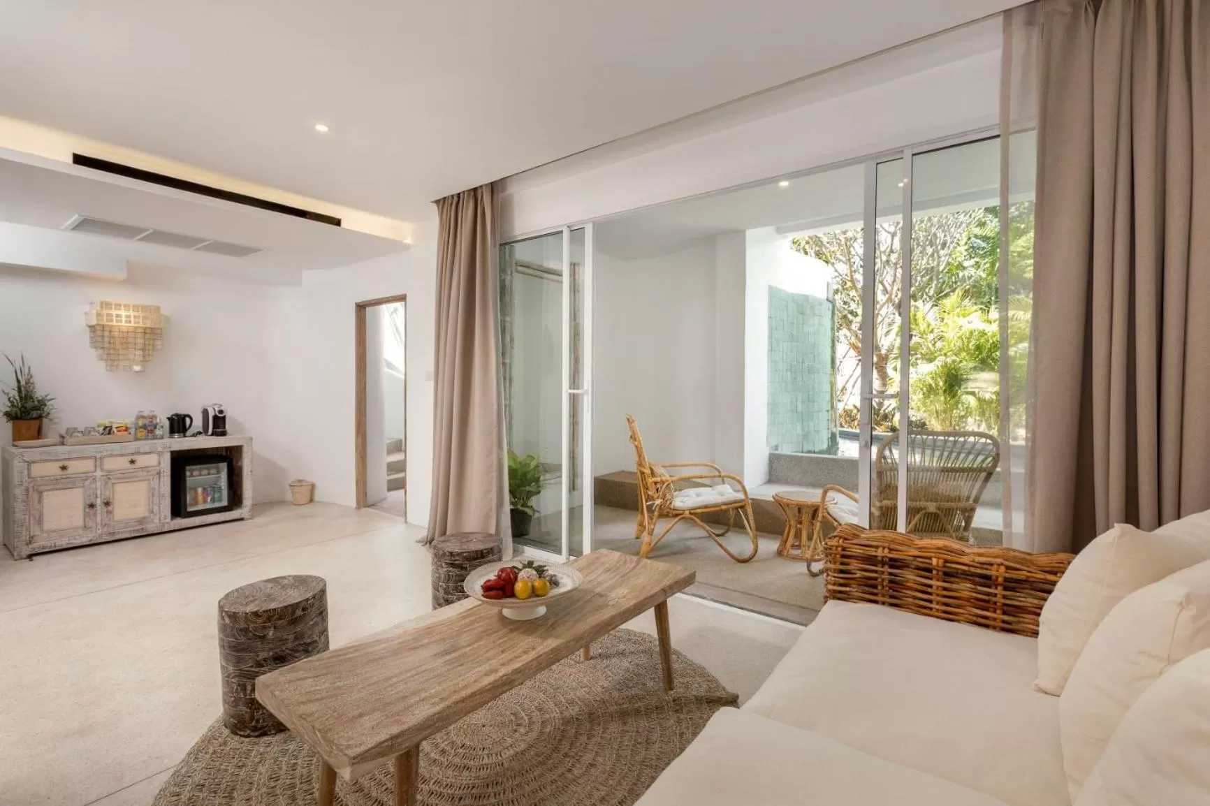 Living room in Eden Beach Khao Lak Resort & Spa