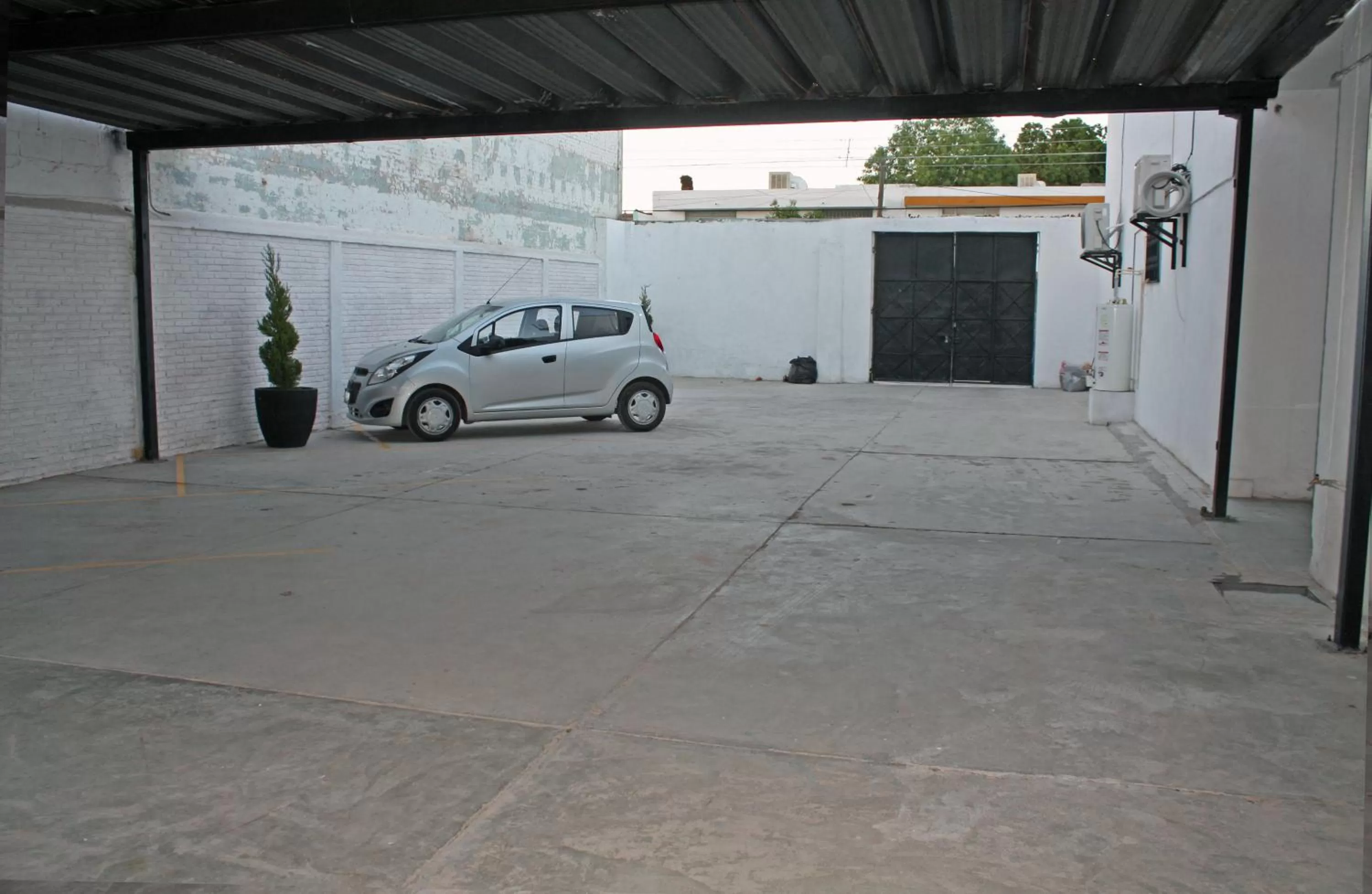 Parking in Hotel del Bosque