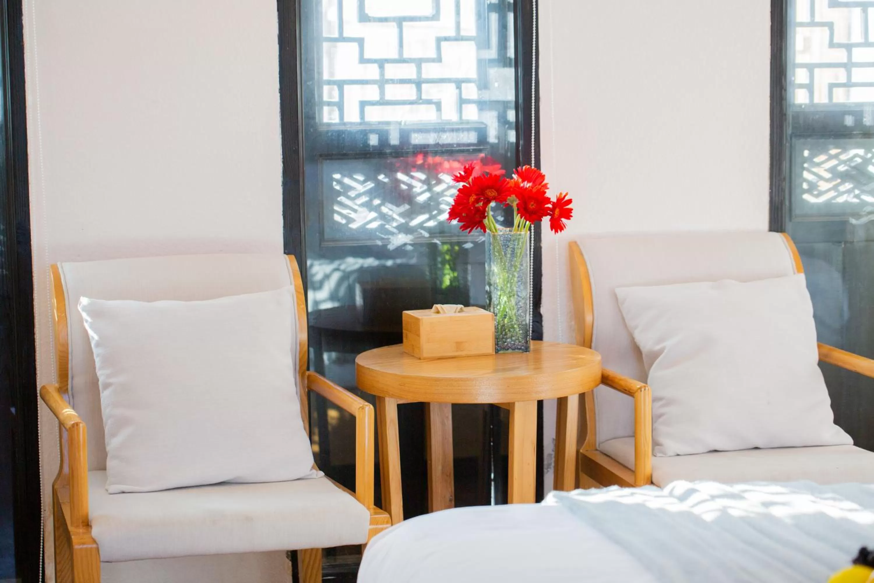 Seating Area in Lijiang Gemmer Hotel