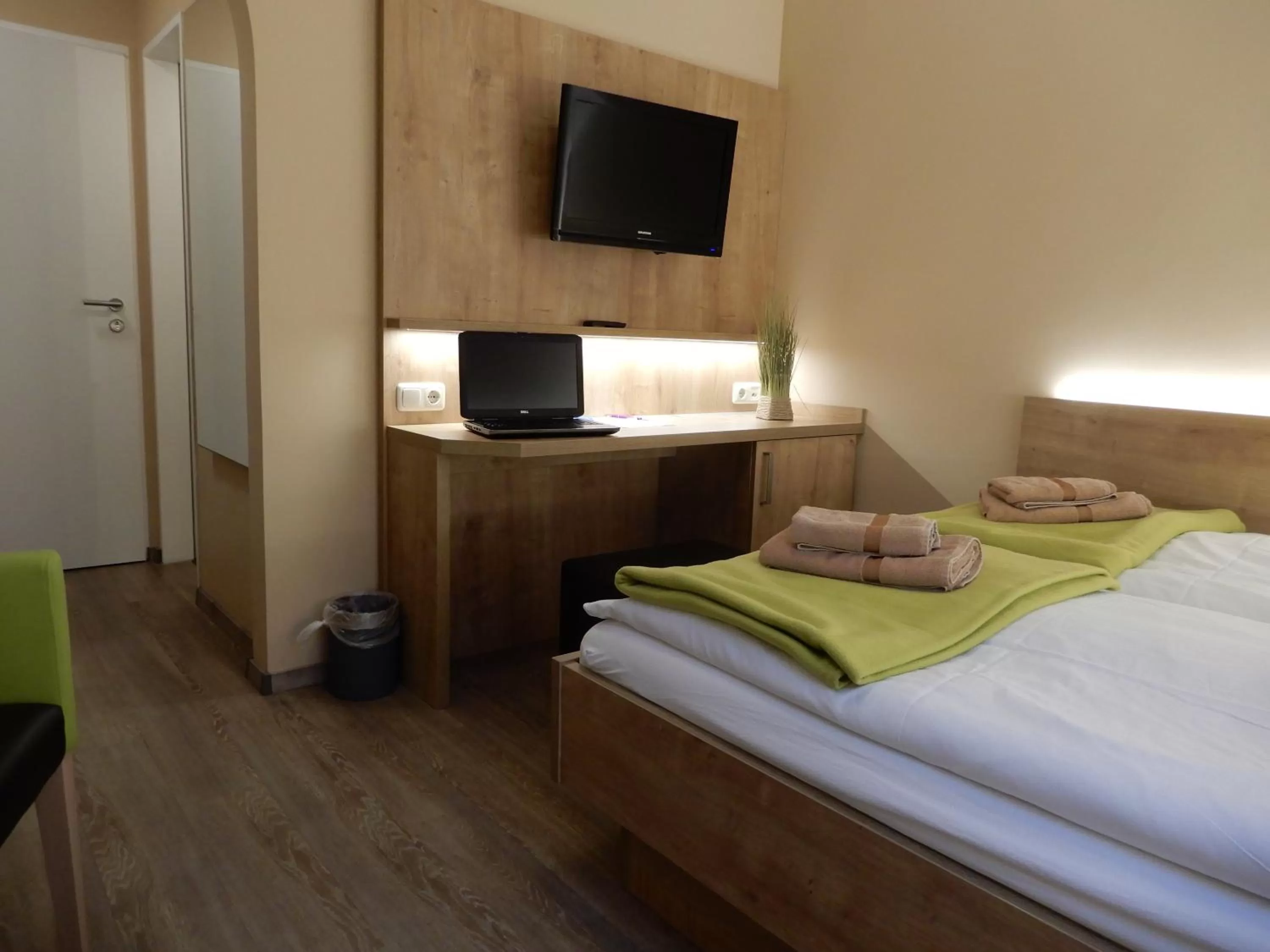 Decorative detail, Bed in Hotel Pension Am Hafen