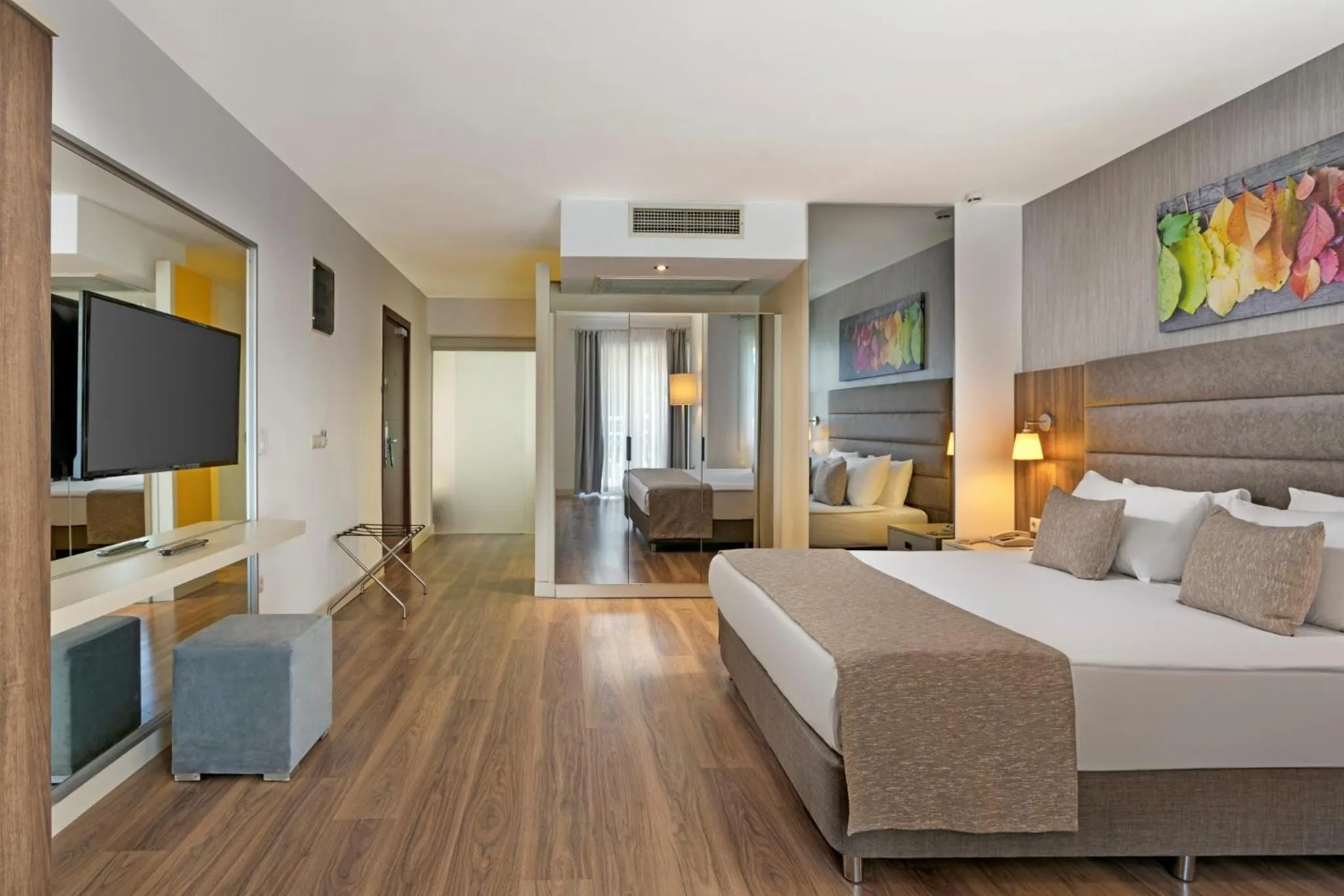 Photo of the whole room, TV/Entertainment Center in Seven Seas Hotel Blue - Ultra All Inclusive & Kids Concept