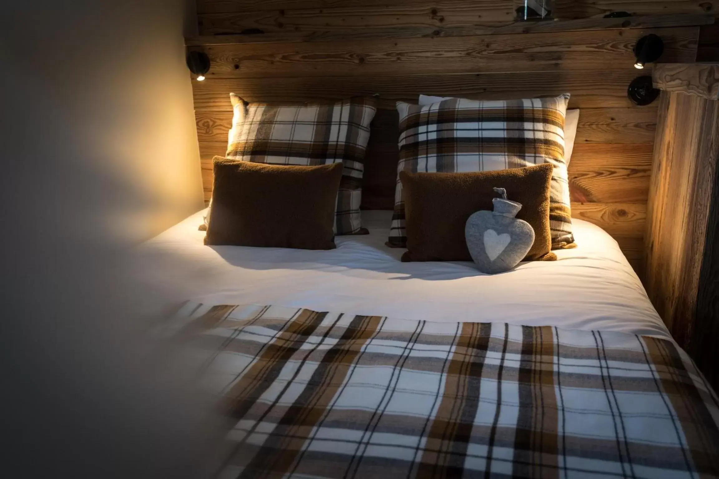 Small Atypical Chalet in Hôtel Restaurant La Ferme de Cupelin Small Atypical Chalet in Hôtel Restaurant La Ferme de Cupelin