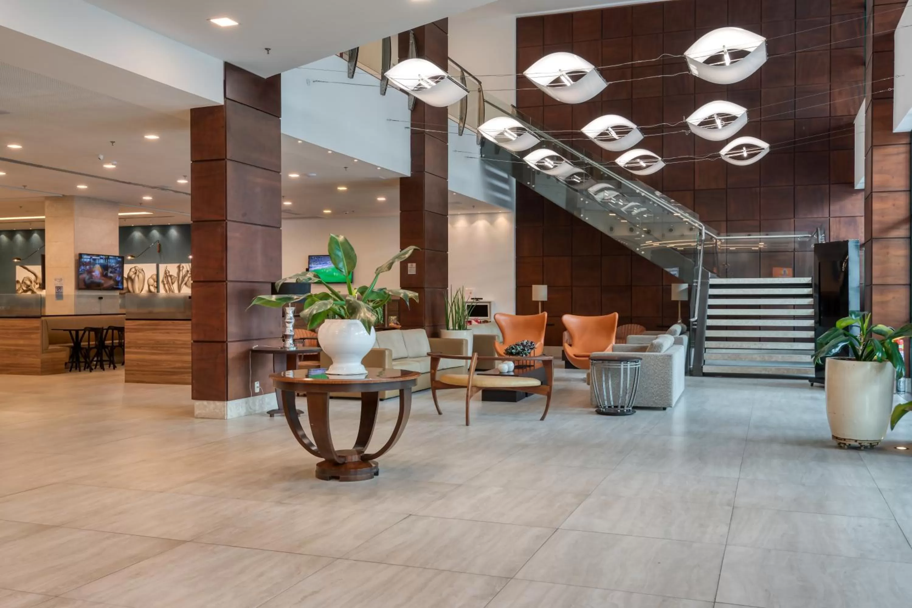 Lobby or reception in Comfort Suítes Vitória