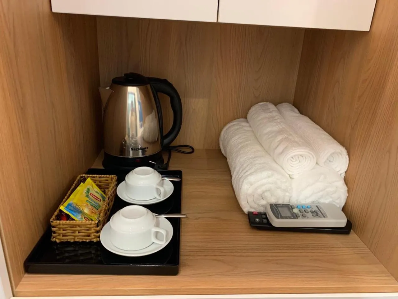 Coffee/tea facilities in La Vita Hotel