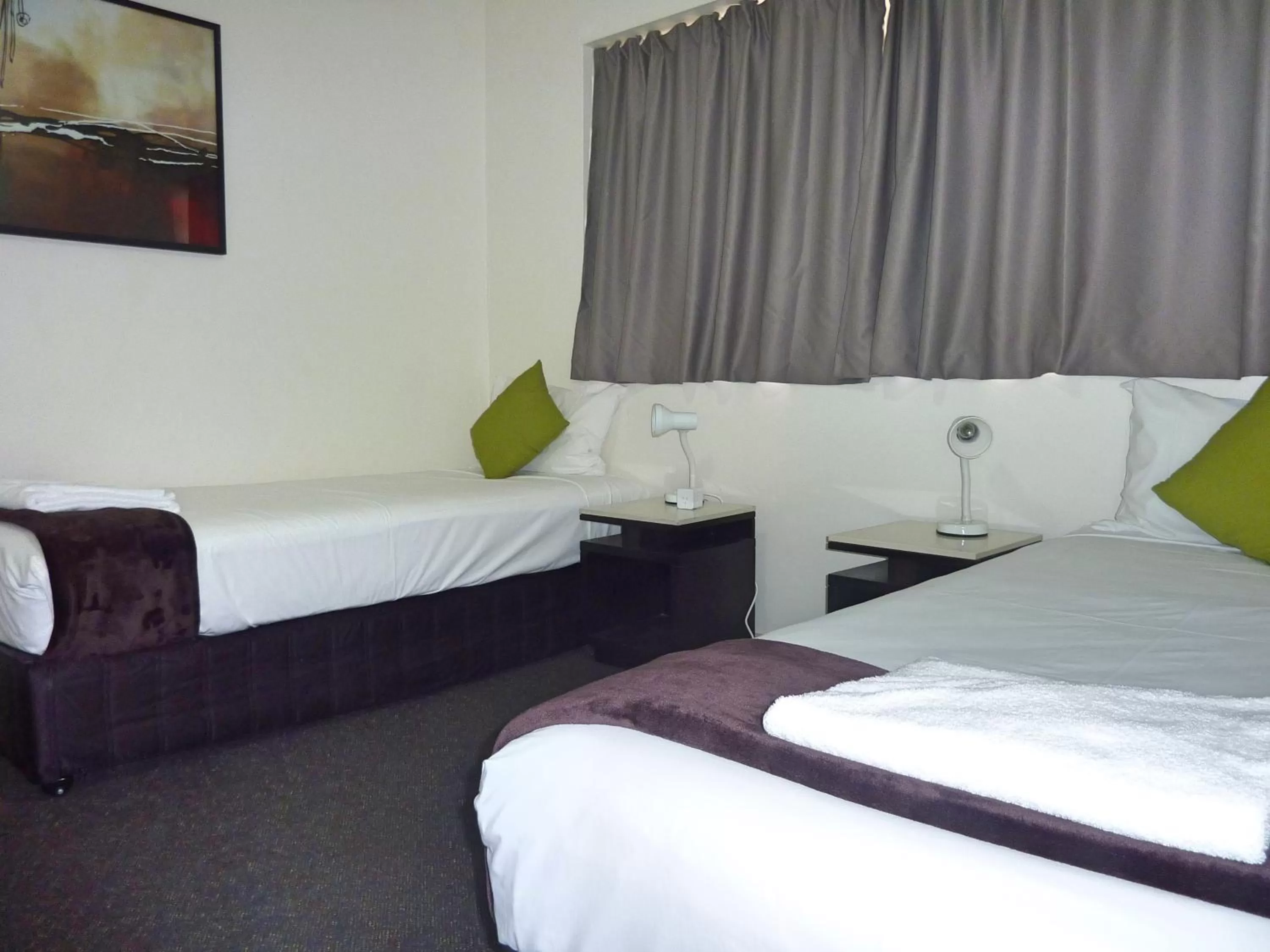 Bed in Jadran Motel & El Jays Holiday Lodge