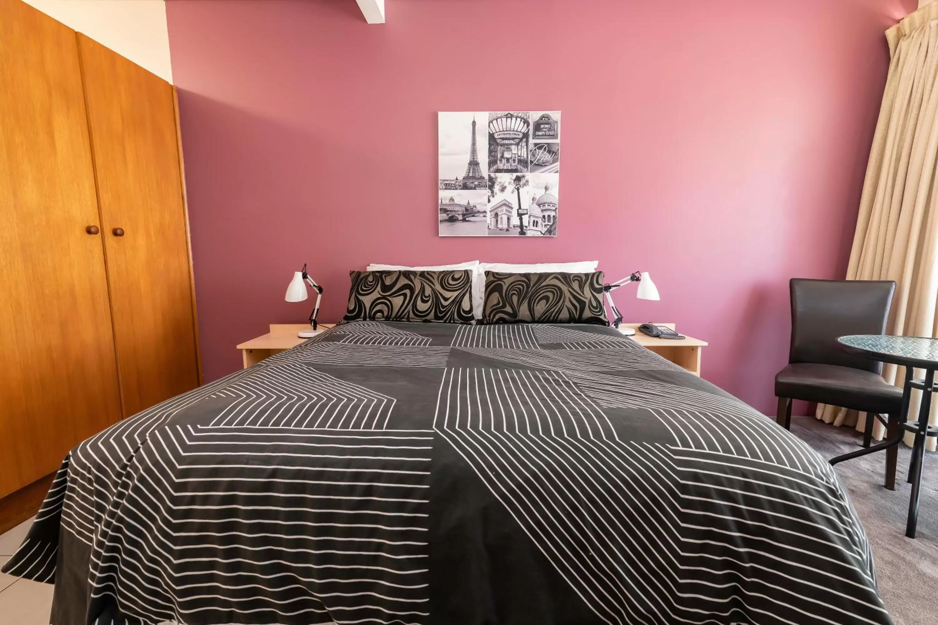 Bed in The Prince Mark Motel