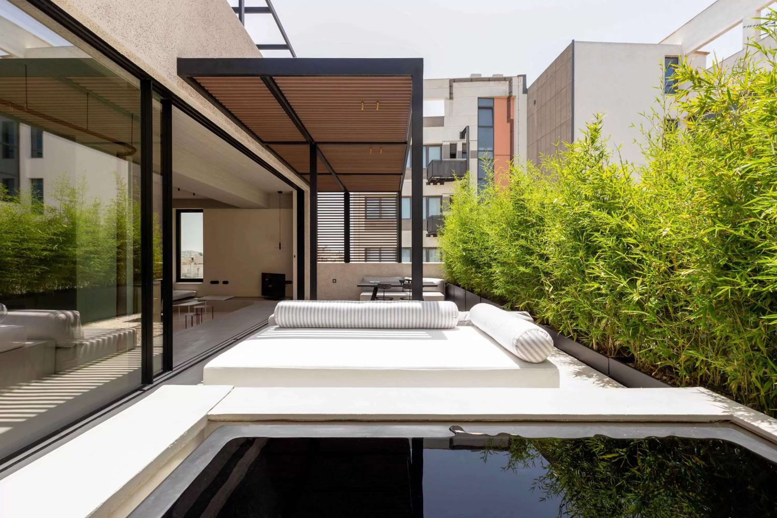 Hot Tub in The Newel Psychiko