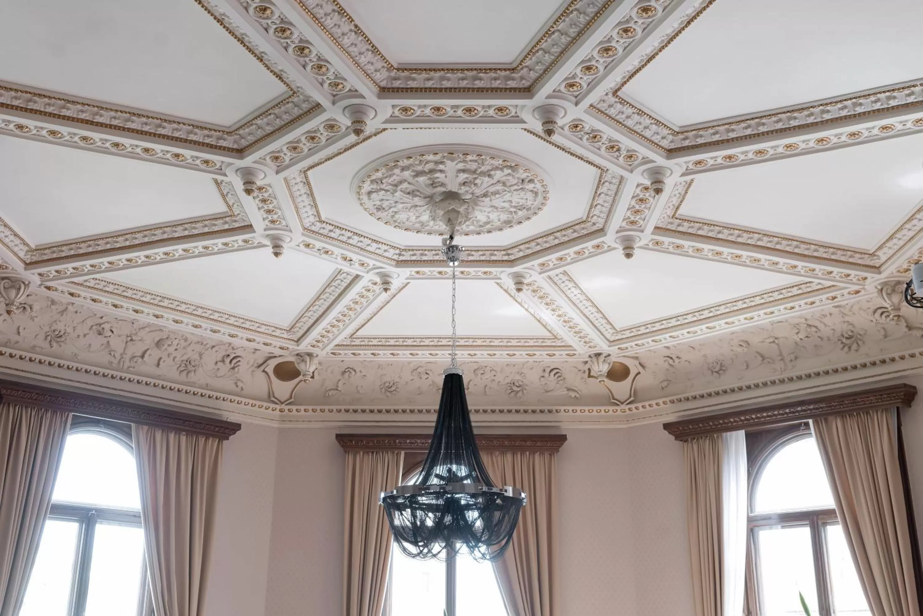 Decorative detail in Elite Plaza Hotel