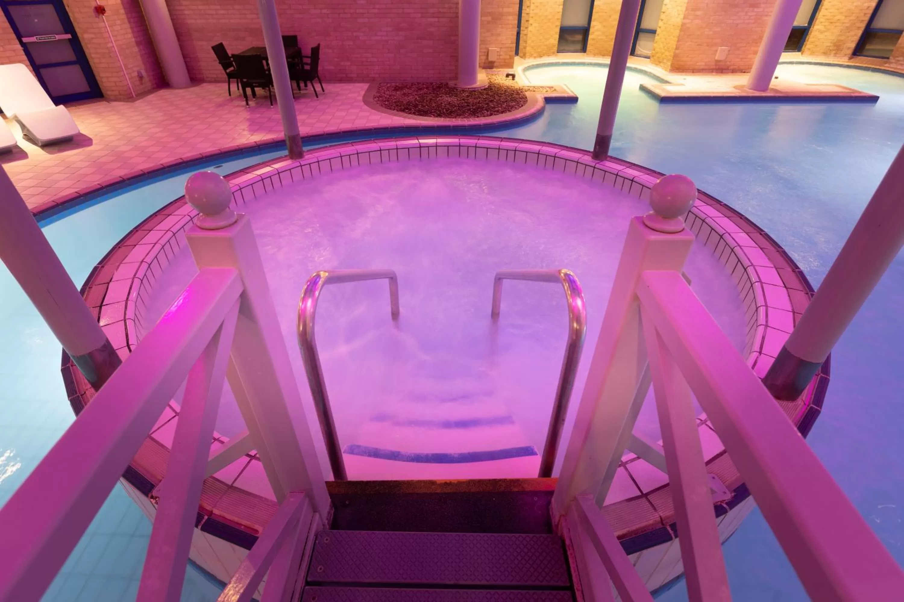 Swimming pool in Gloucester Robinswood Hotel, BW Signature Collection