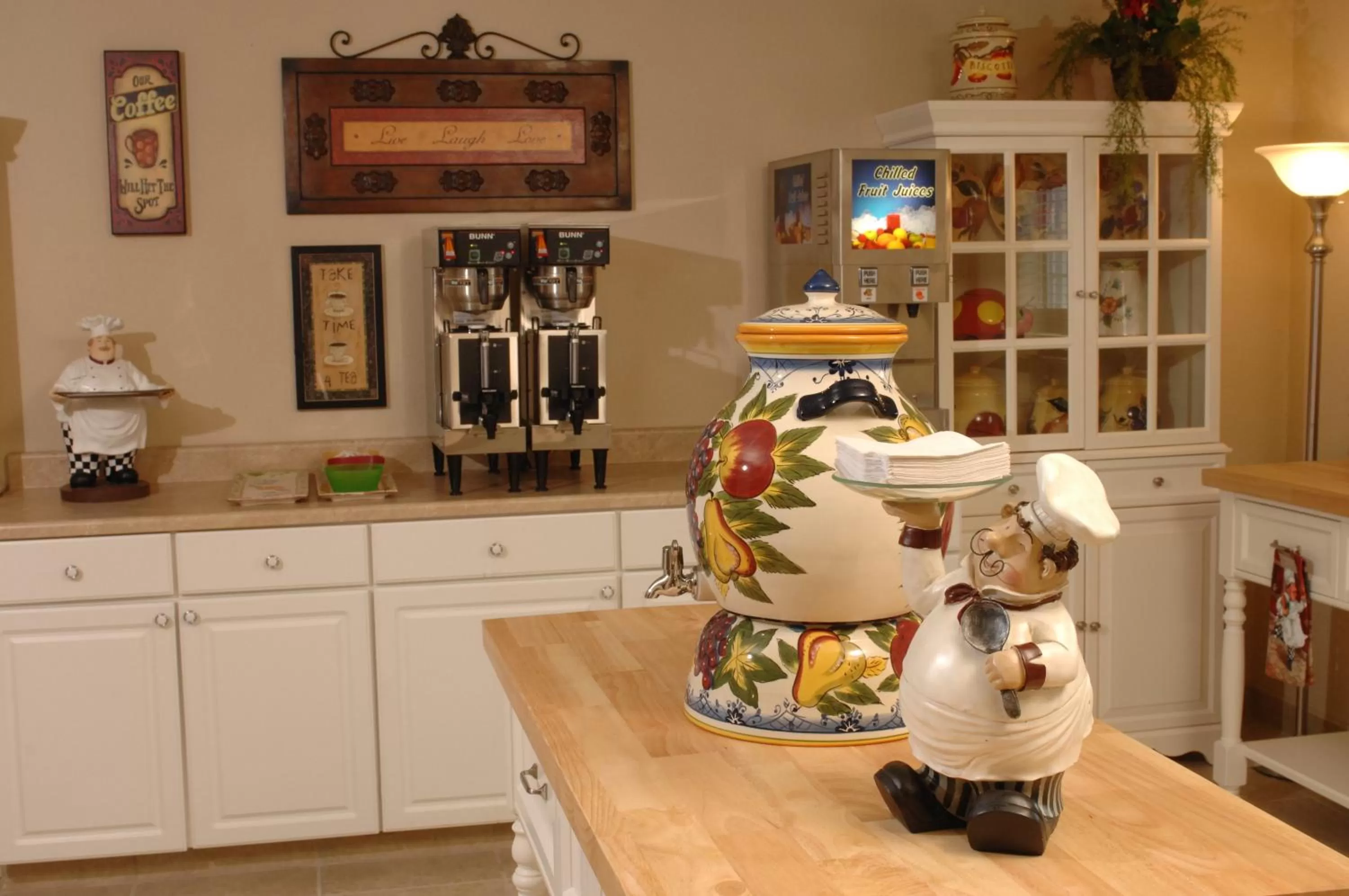 Restaurant/places to eat in All American Inn & Suites Branson