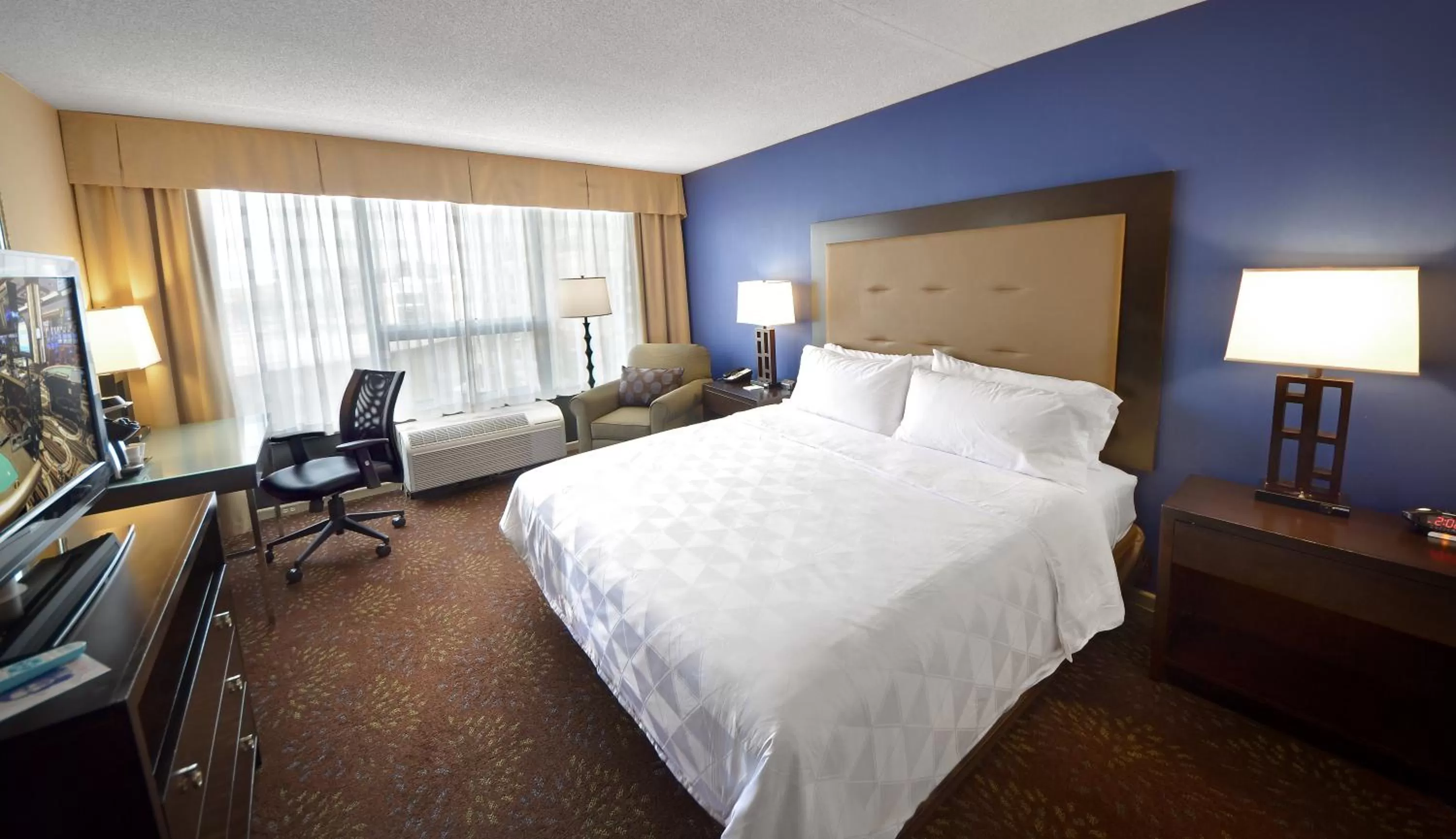 Photo of the whole room, Bed in Holiday Inn Washington D.C. - Greenbelt Maryland by IHG
