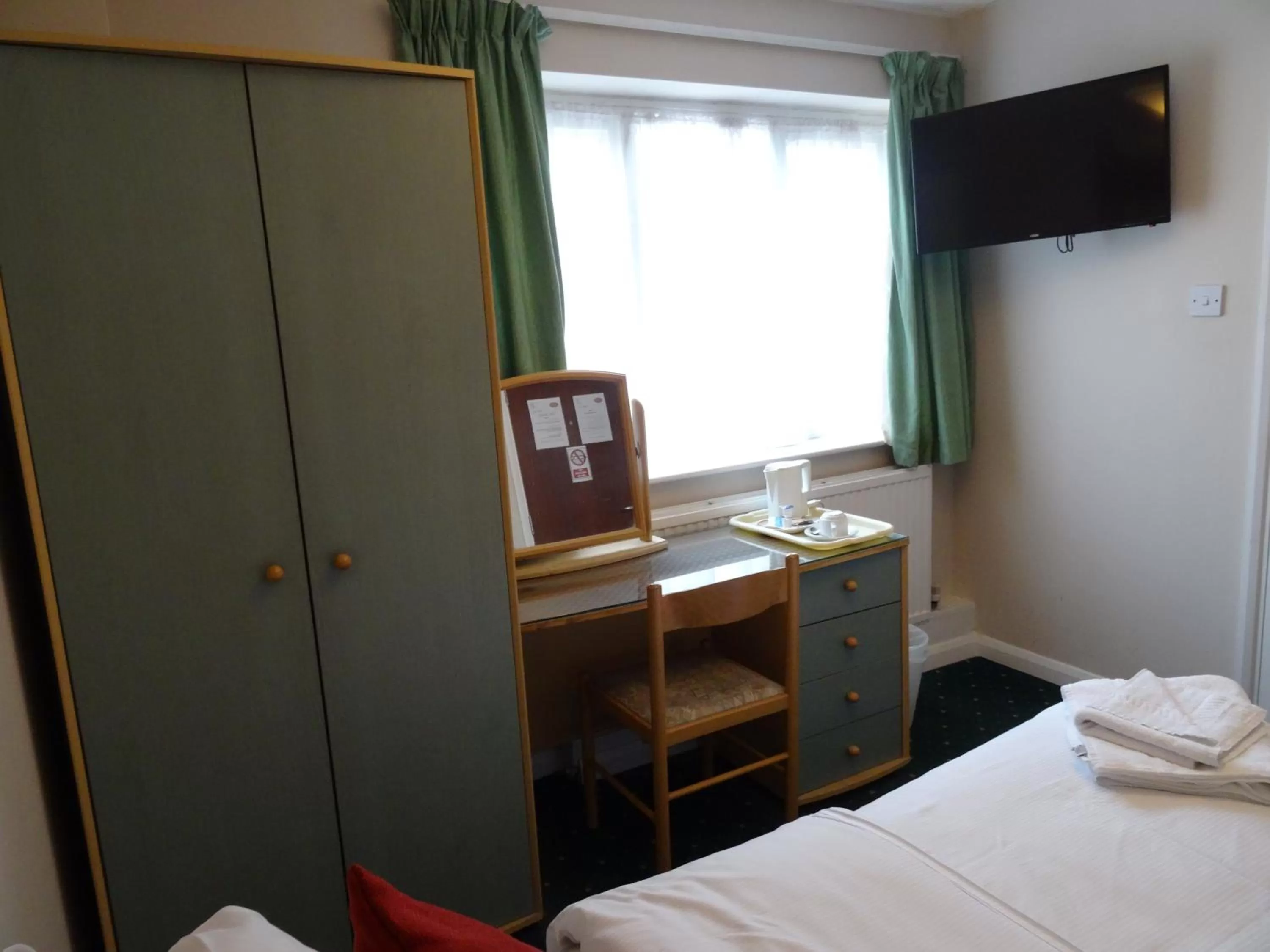 TV and multimedia, Bed in AJ Lodge