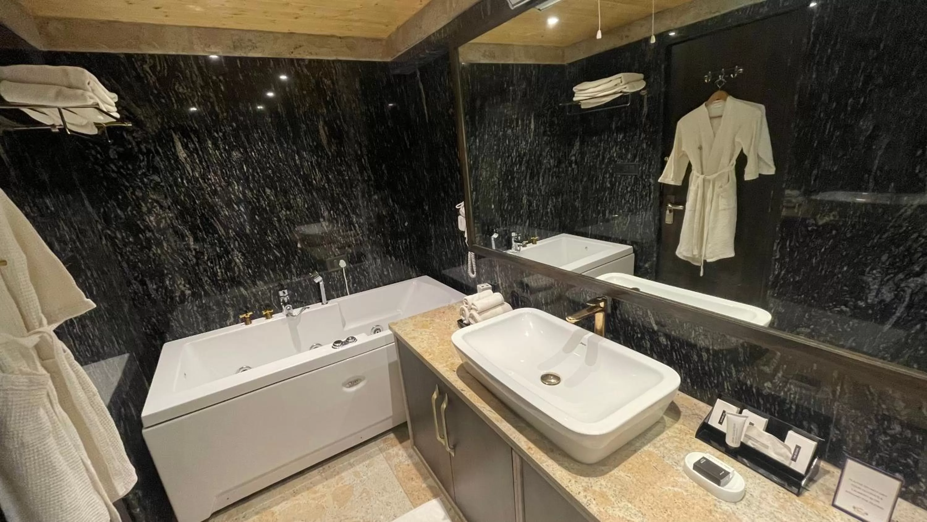 Bathroom in Span Resort and Spa, Manali