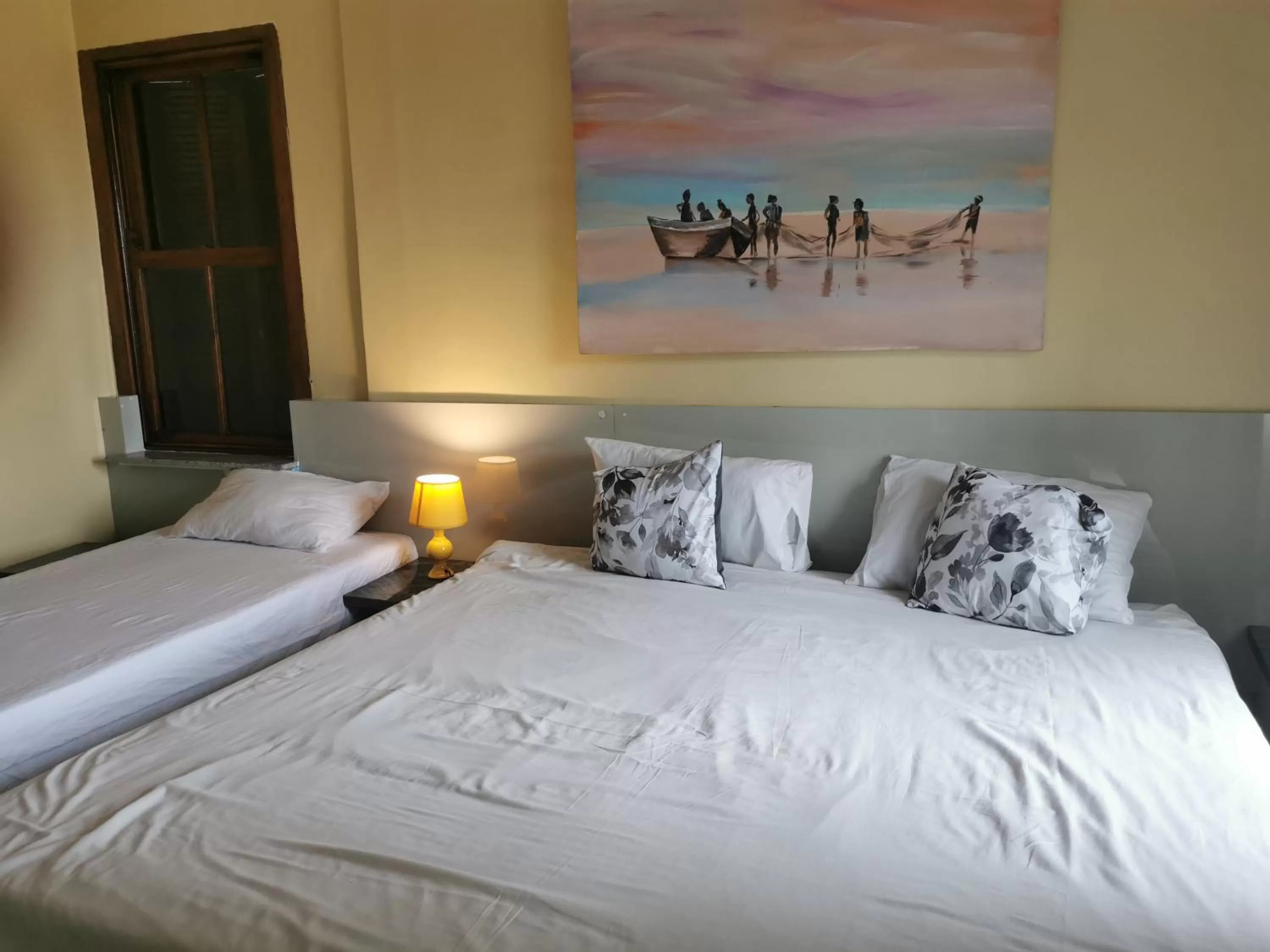 Property building, Bed in Gem of Manor drive