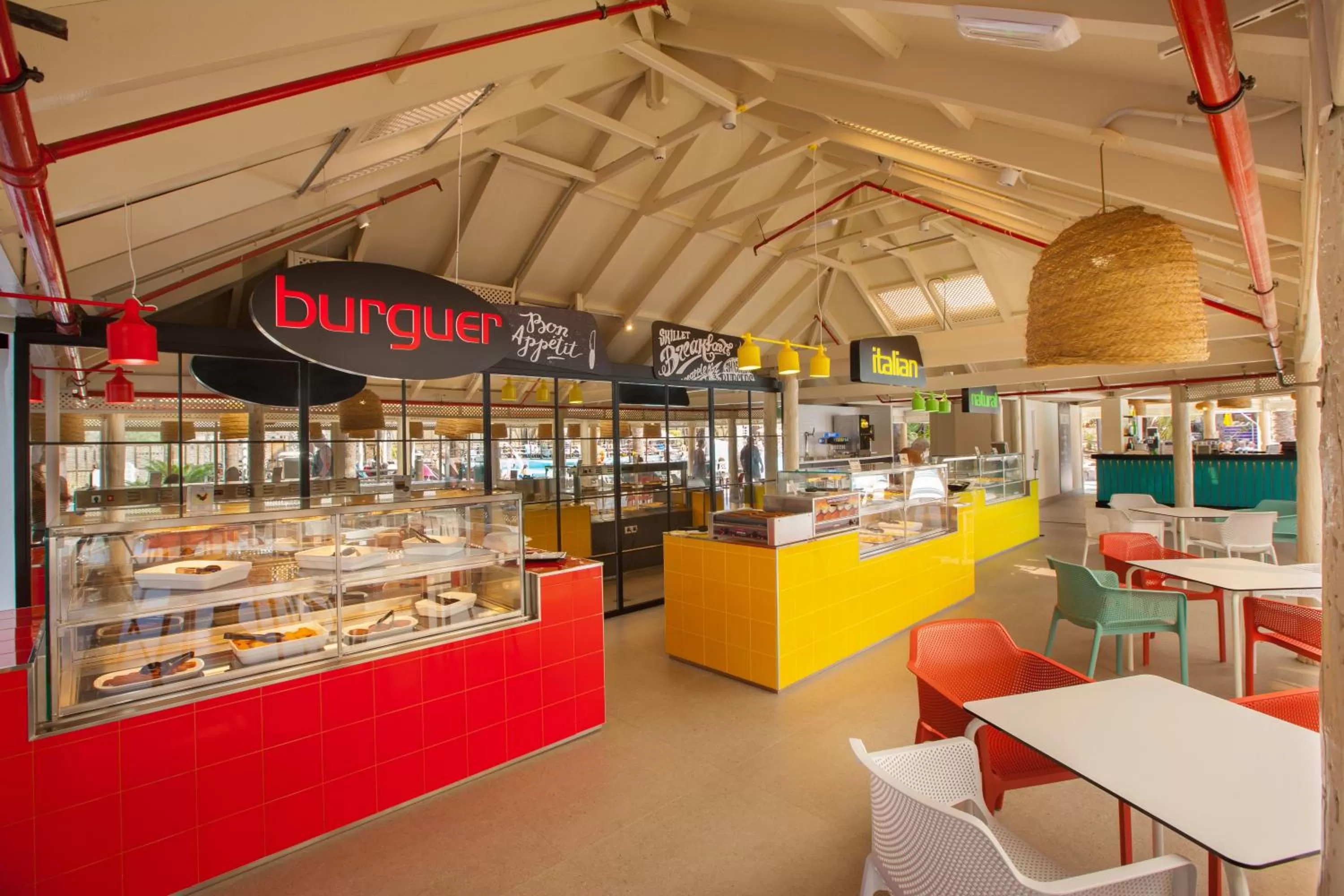 Lounge or bar in Abora Continental by Lopesan Hotels