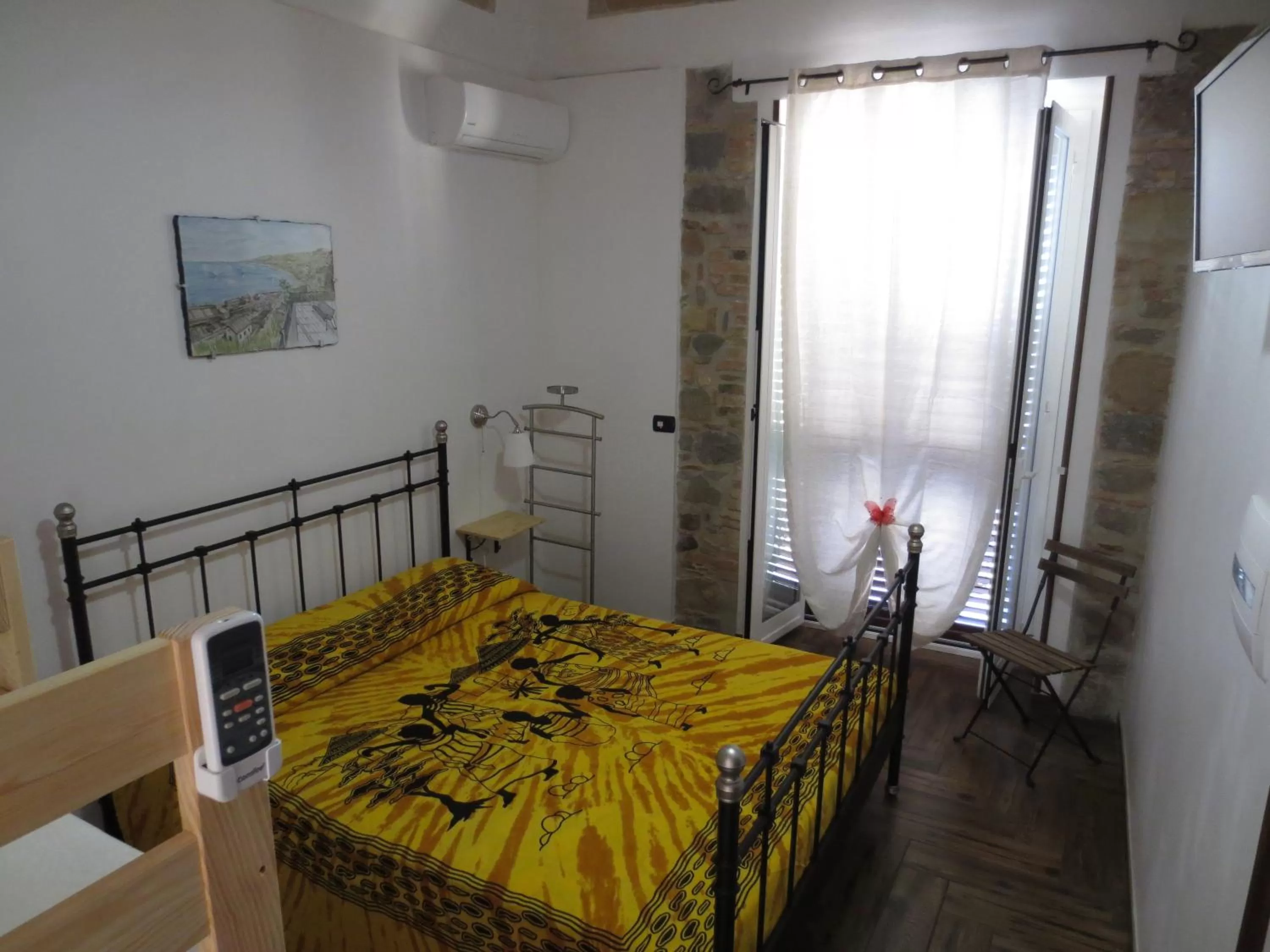 Photo of the whole room in Aurora