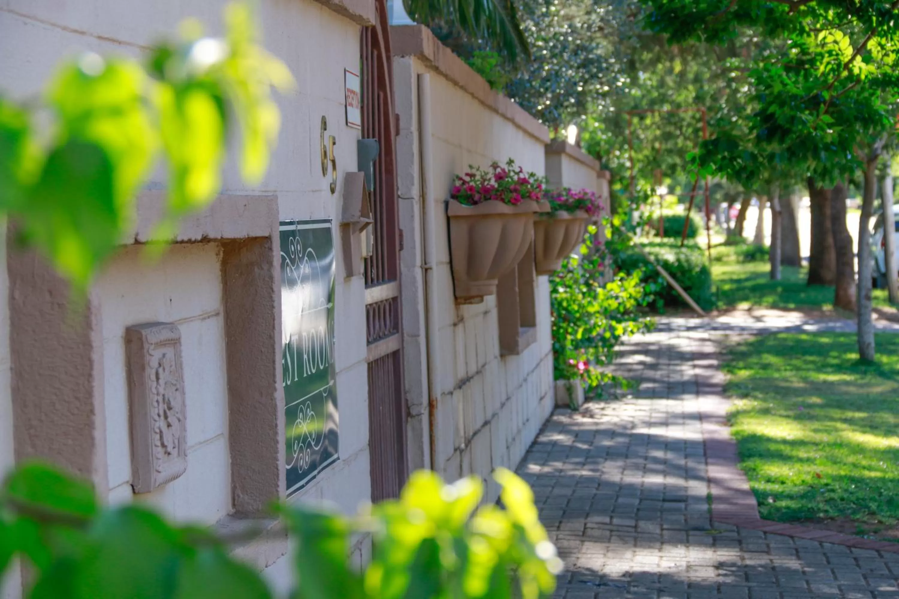 Property Building in Poetry Guestrooms