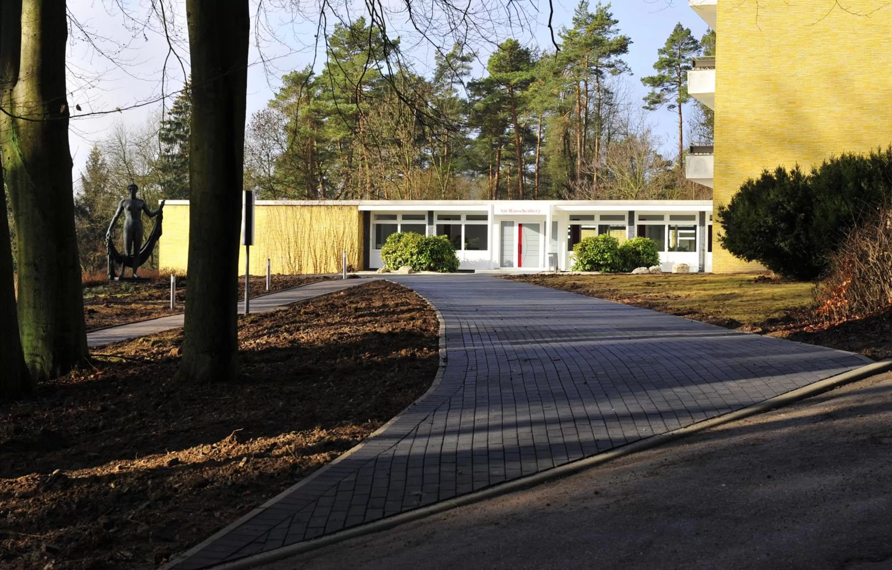 Facade/entrance, Property Building in Gästehaus am Räuschenberg