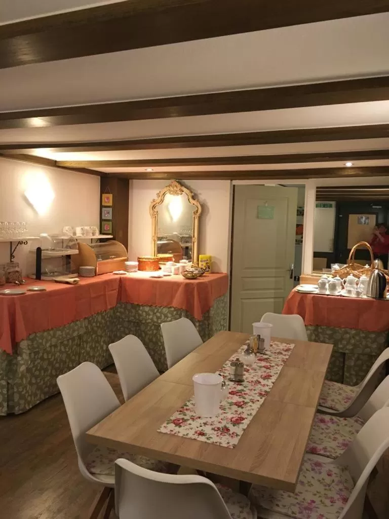 Restaurant/Places to Eat in Hotel Ratsstüble