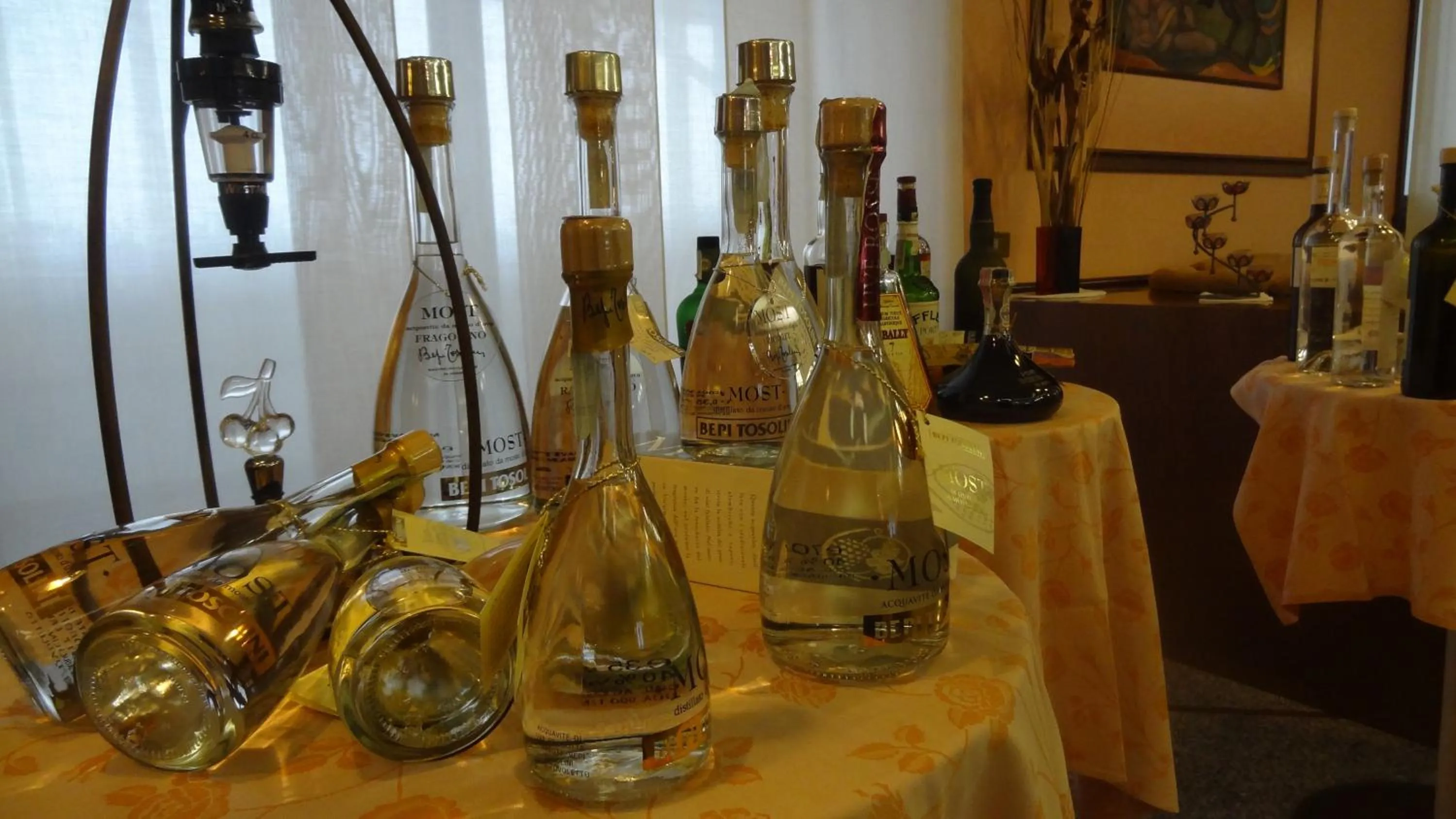 Restaurant/places to eat in Le Gronde