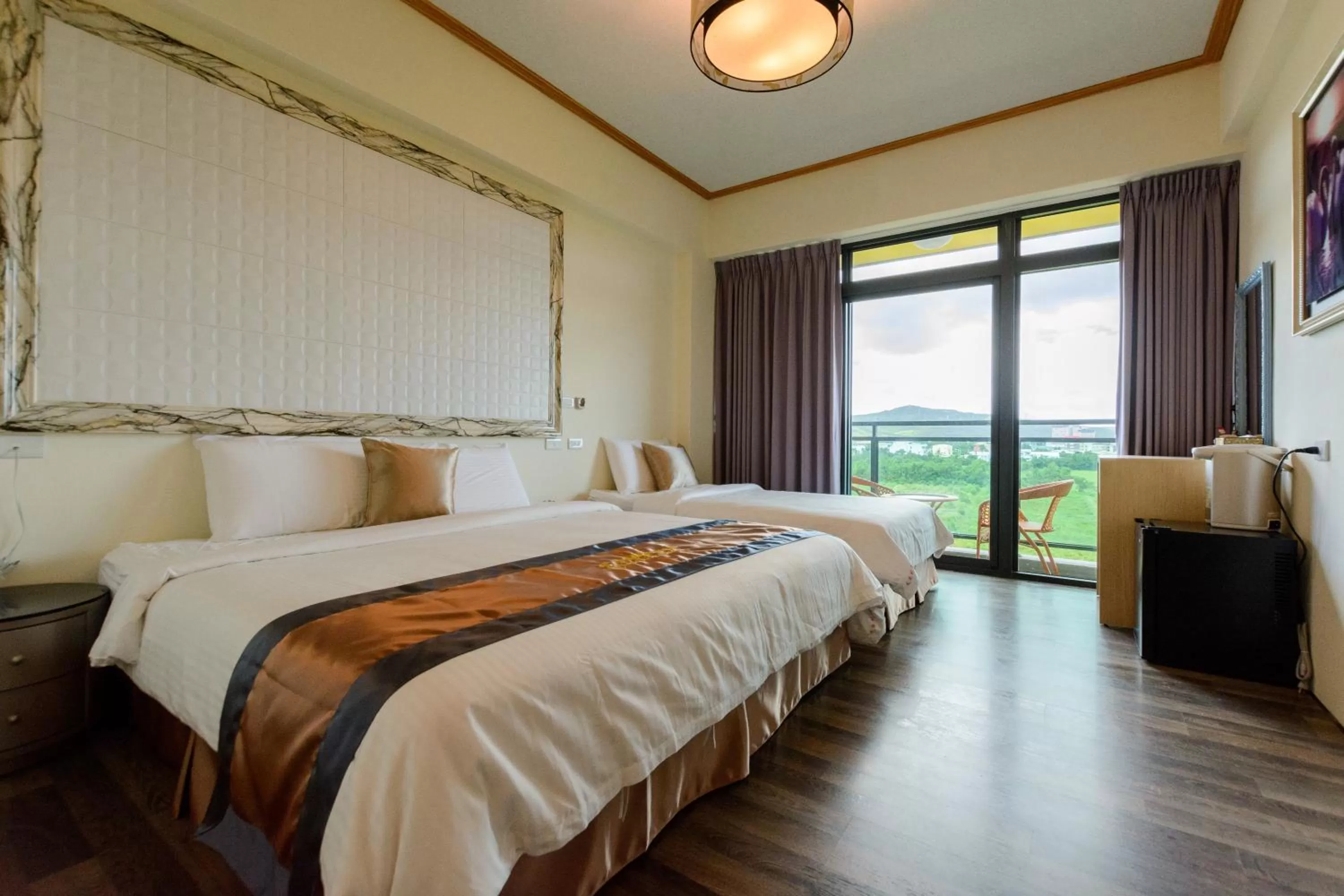 Photo of the whole room, Bed in Emilia Villa