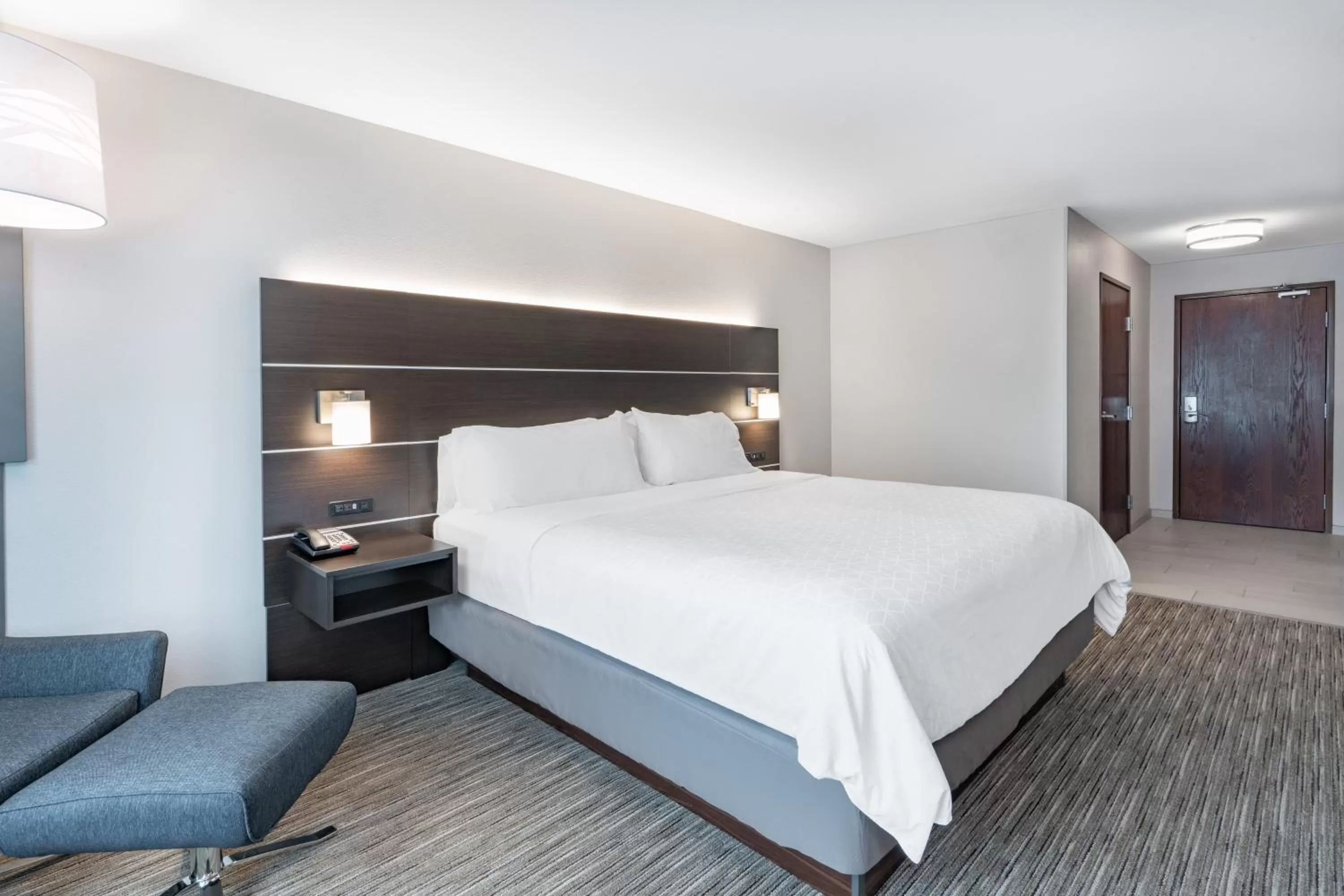 Photo of the whole room, Bed in Holiday Inn Express & Suites Trinidad by IHG