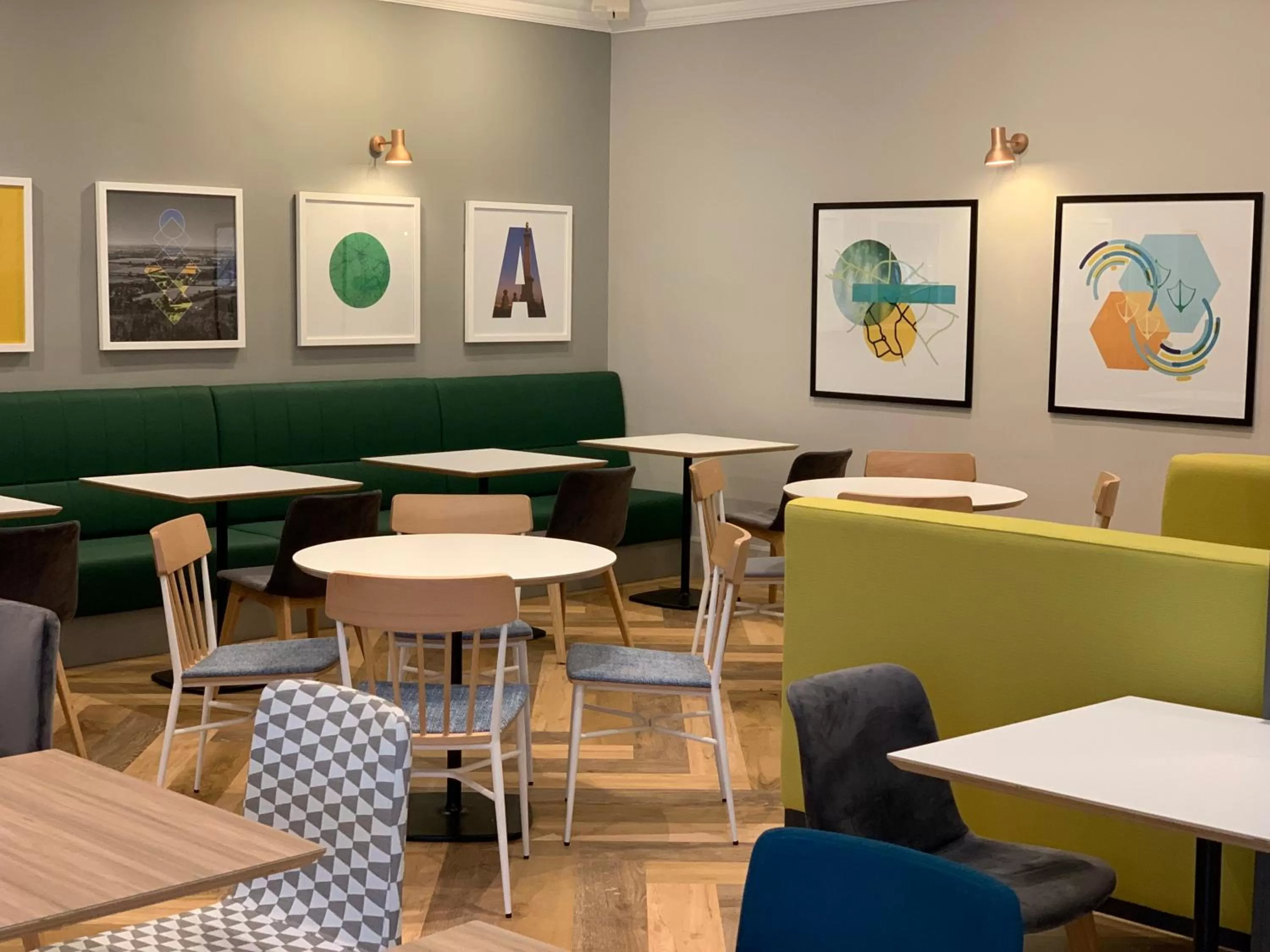 Restaurant/places to eat in Holiday Inn Aylesbury by IHG