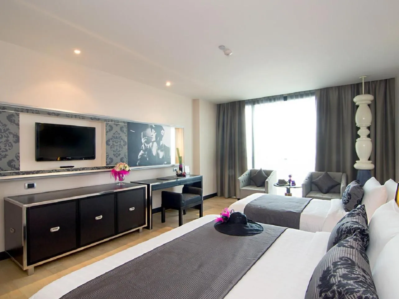 Bedroom, Bed in Way Hotel Pattaya