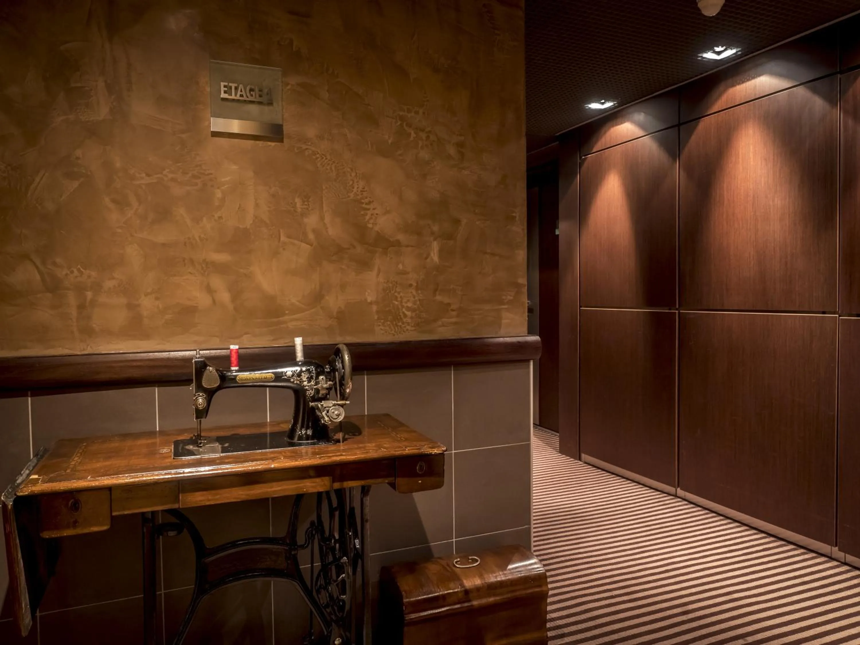 Decorative detail in Hôtel Le Pré Carré