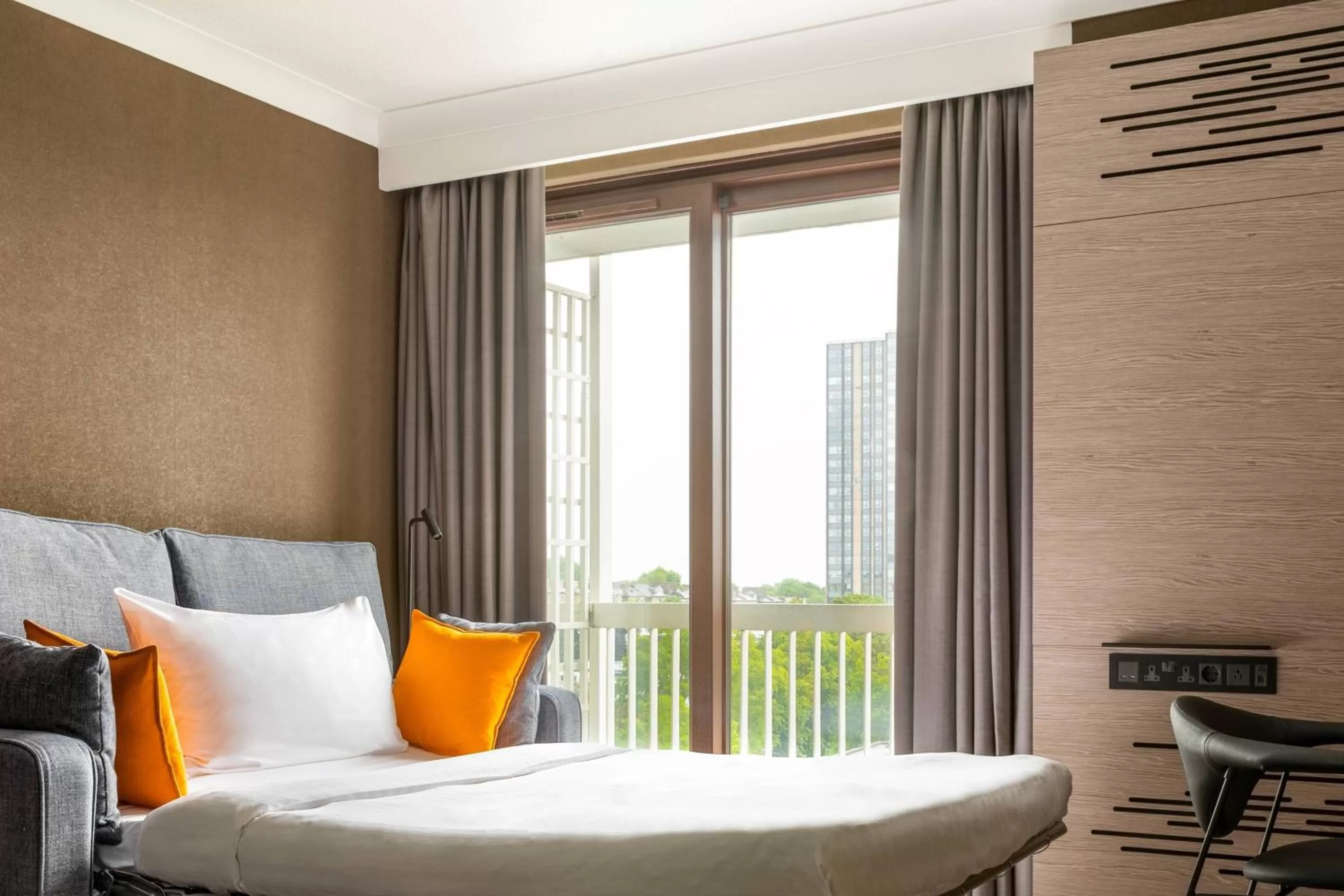 Photo of the whole room, Bed in London Marriott Hotel Regents Park