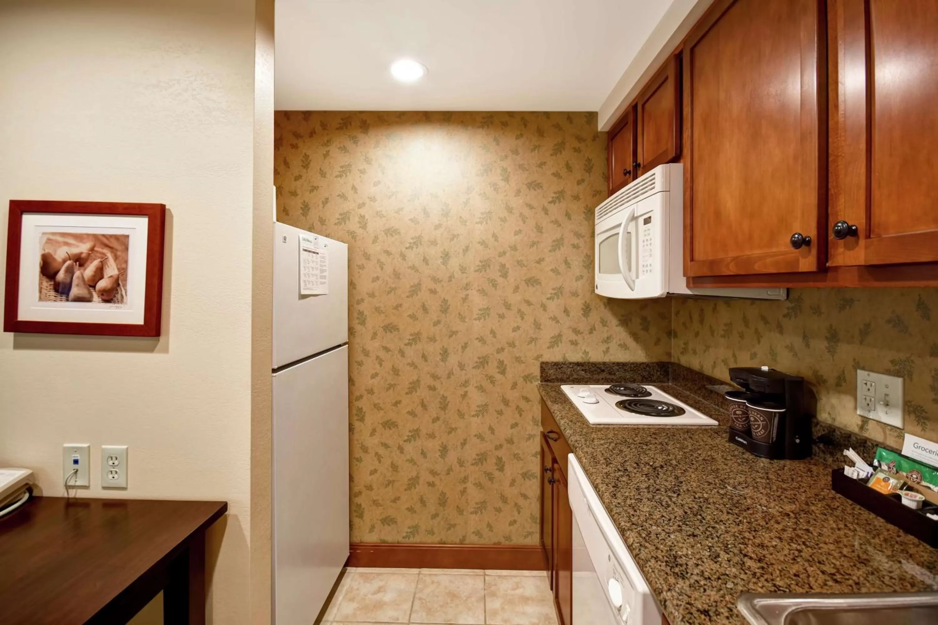 Kitchen or kitchenette in Homewood Suites by Hilton Lancaster