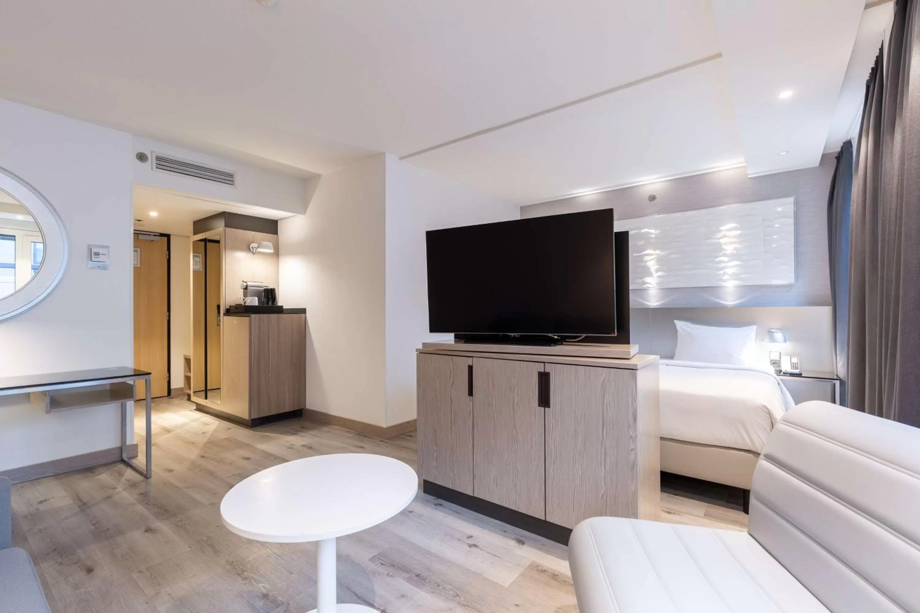 Photo of the whole room, Bed in Radisson Blu Hotel, Amsterdam City Center