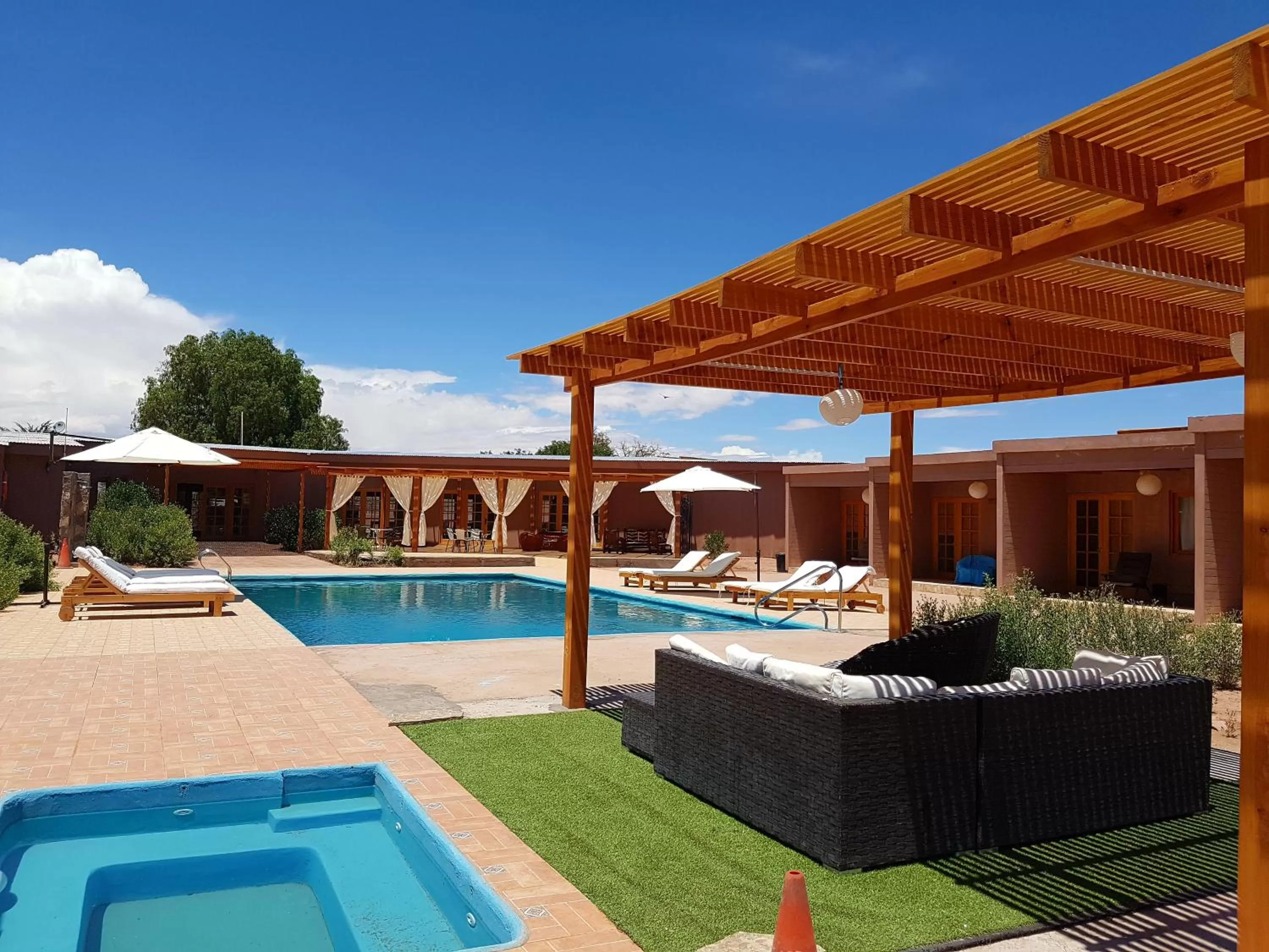 Patio, Swimming Pool in Ittai Hotel